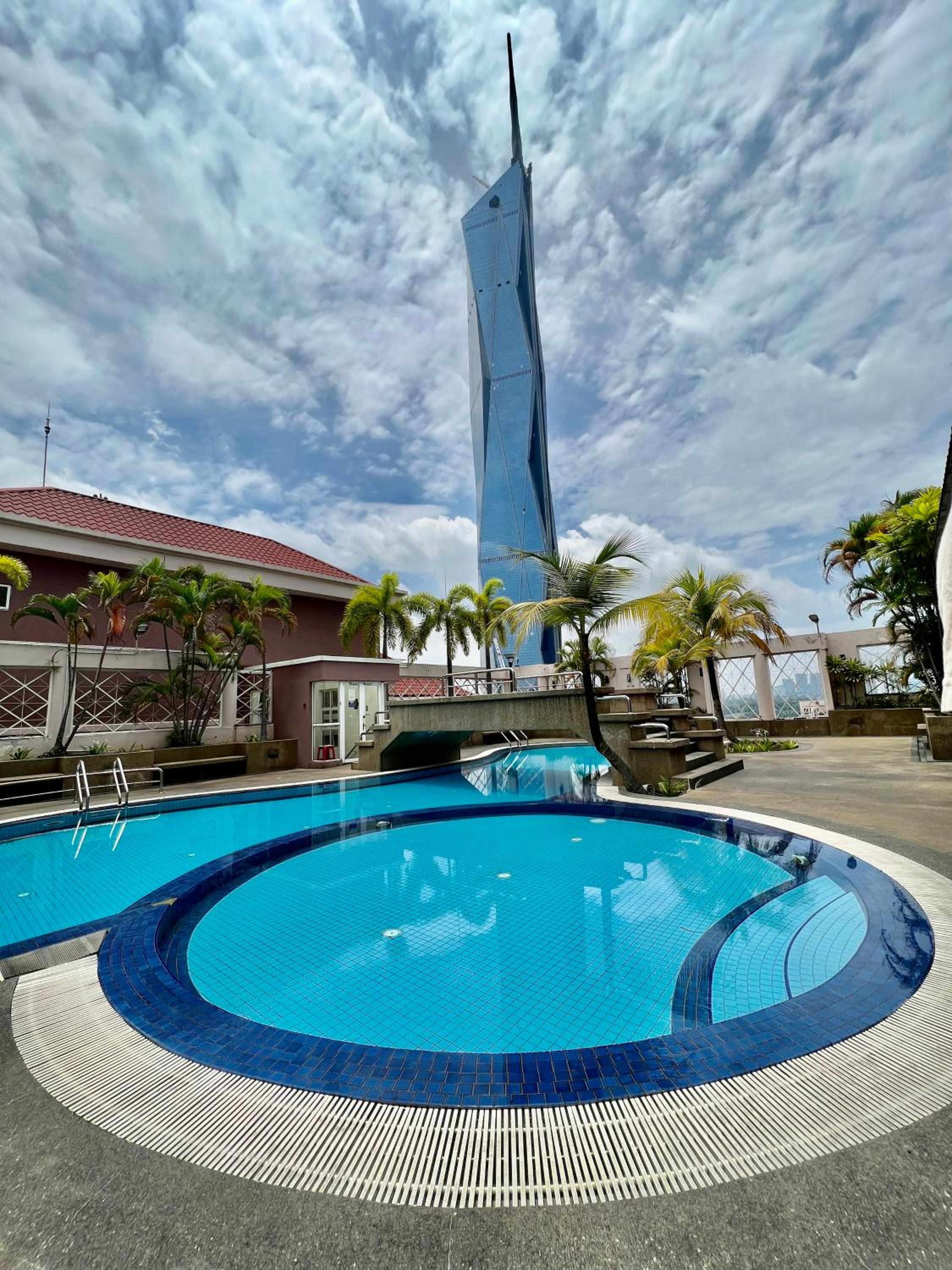 Casa Mutiara Apartments by Moonlight
