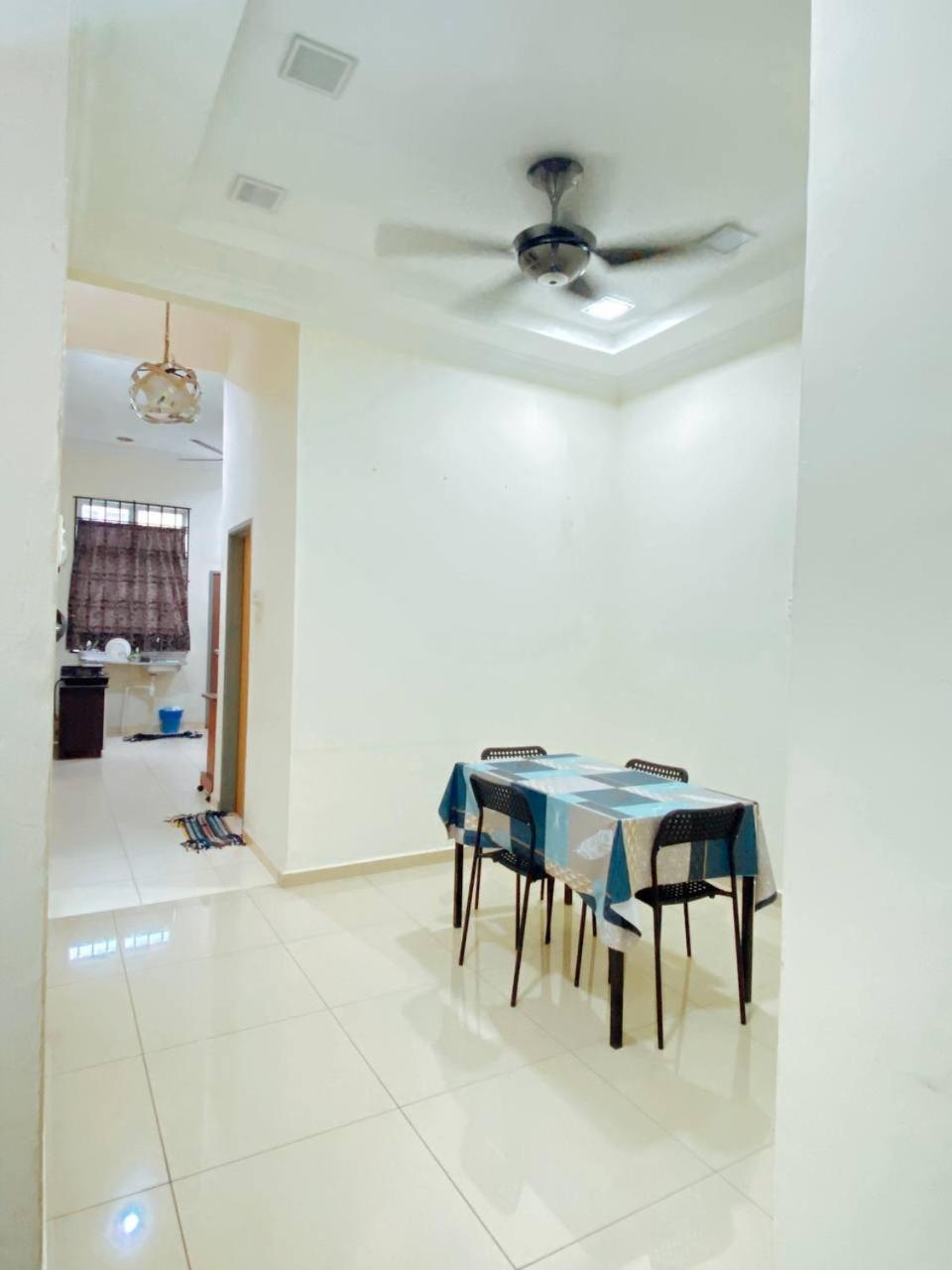 Rawyna homestay segamat photo 3