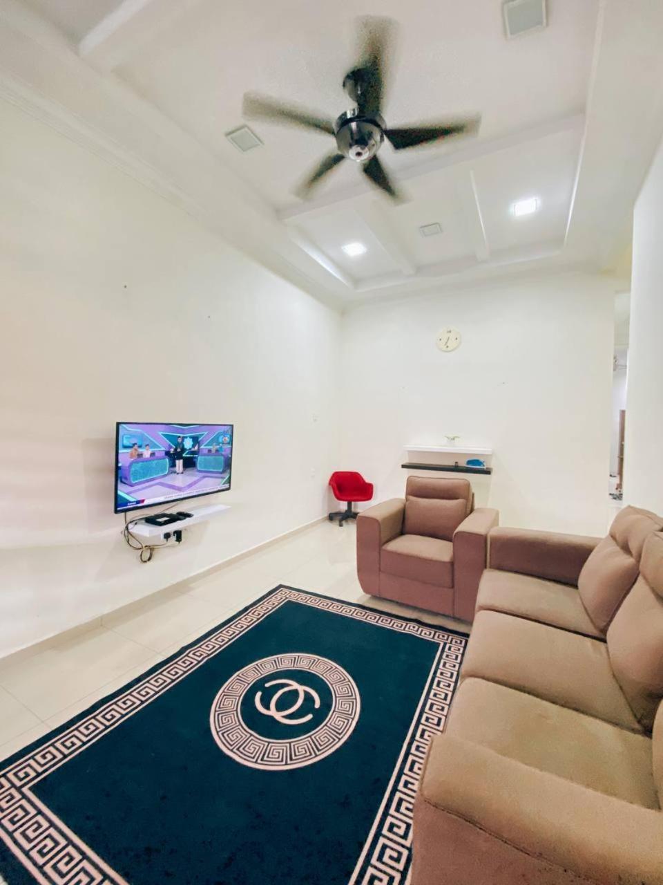Rawyna homestay segamat photo 1