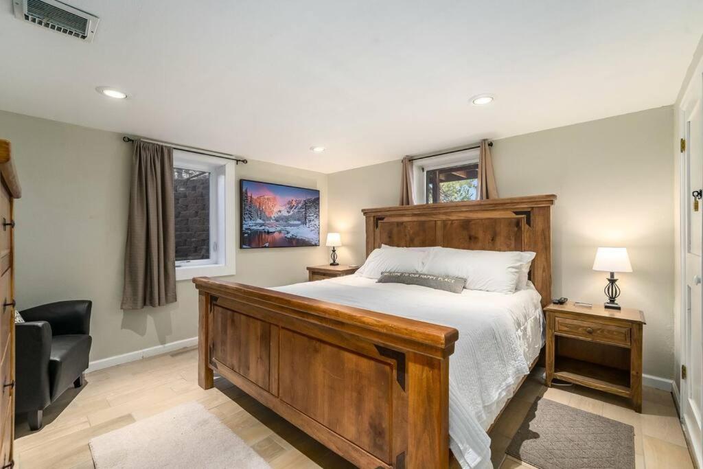 Hot Tub! Pets Ok! Perfect Estes Park Getaway, Walk to Town 3 Kings!#3337