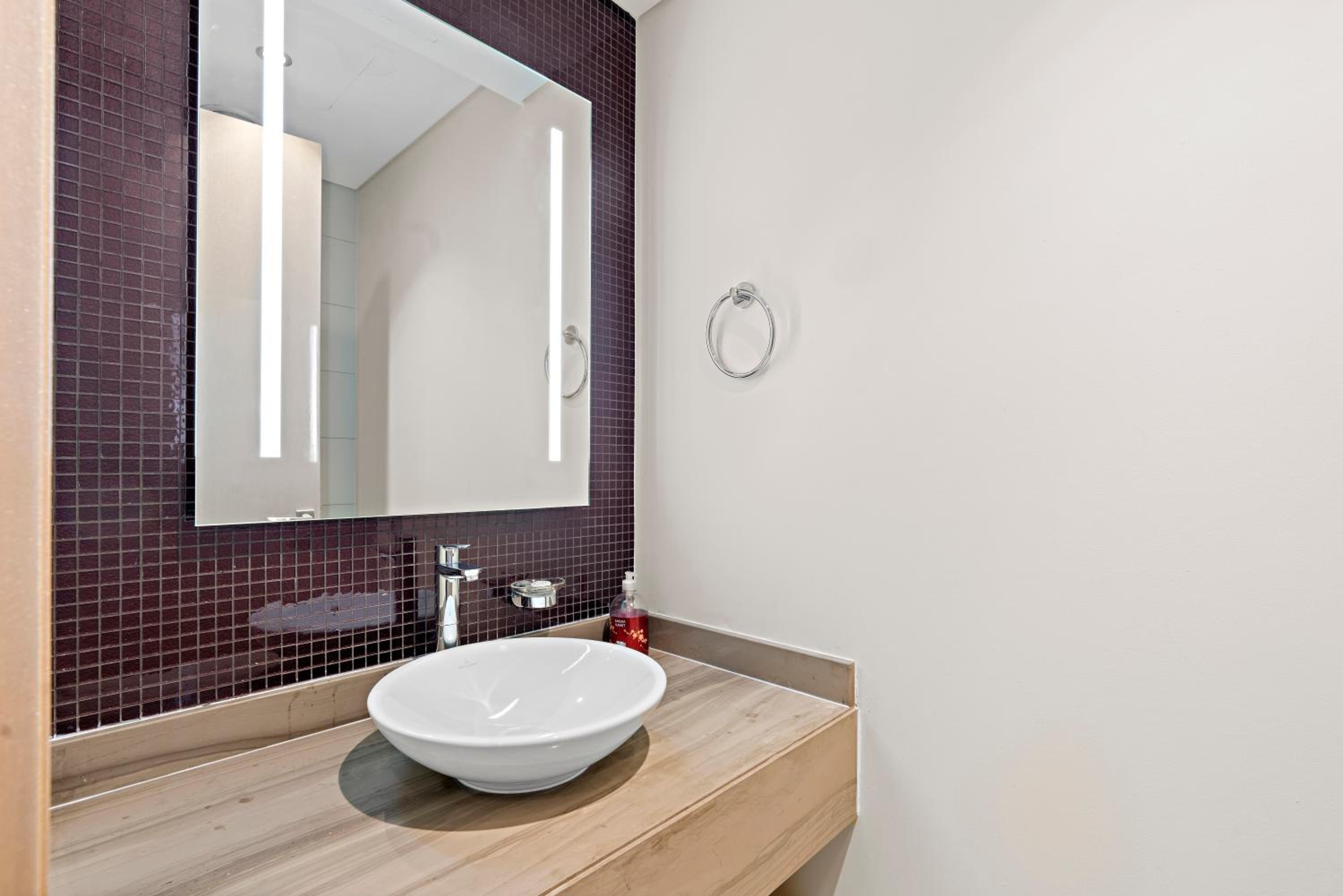 ALiving Supreme 2BR Paramount Towers Business Bay 6206