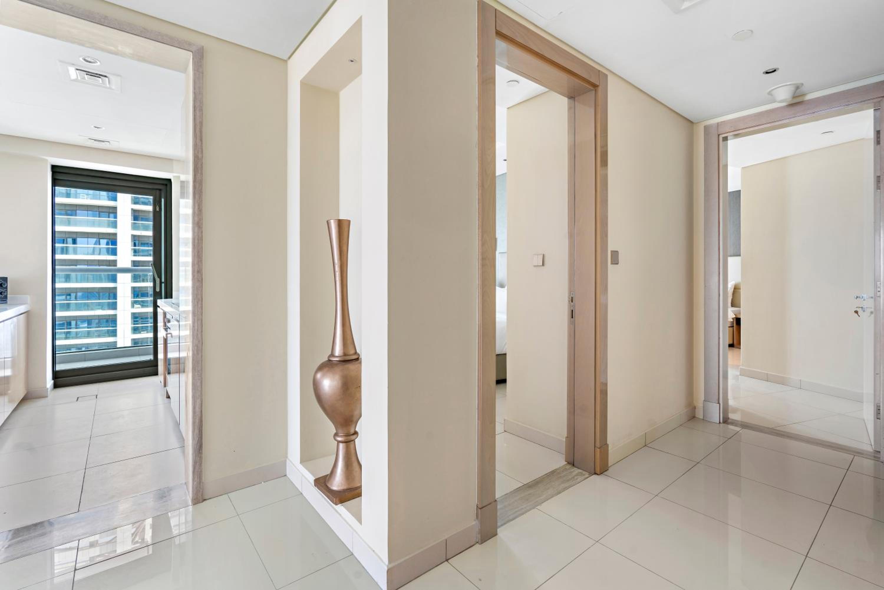 ALiving Supreme 2BR Paramount Towers Business Bay 6206