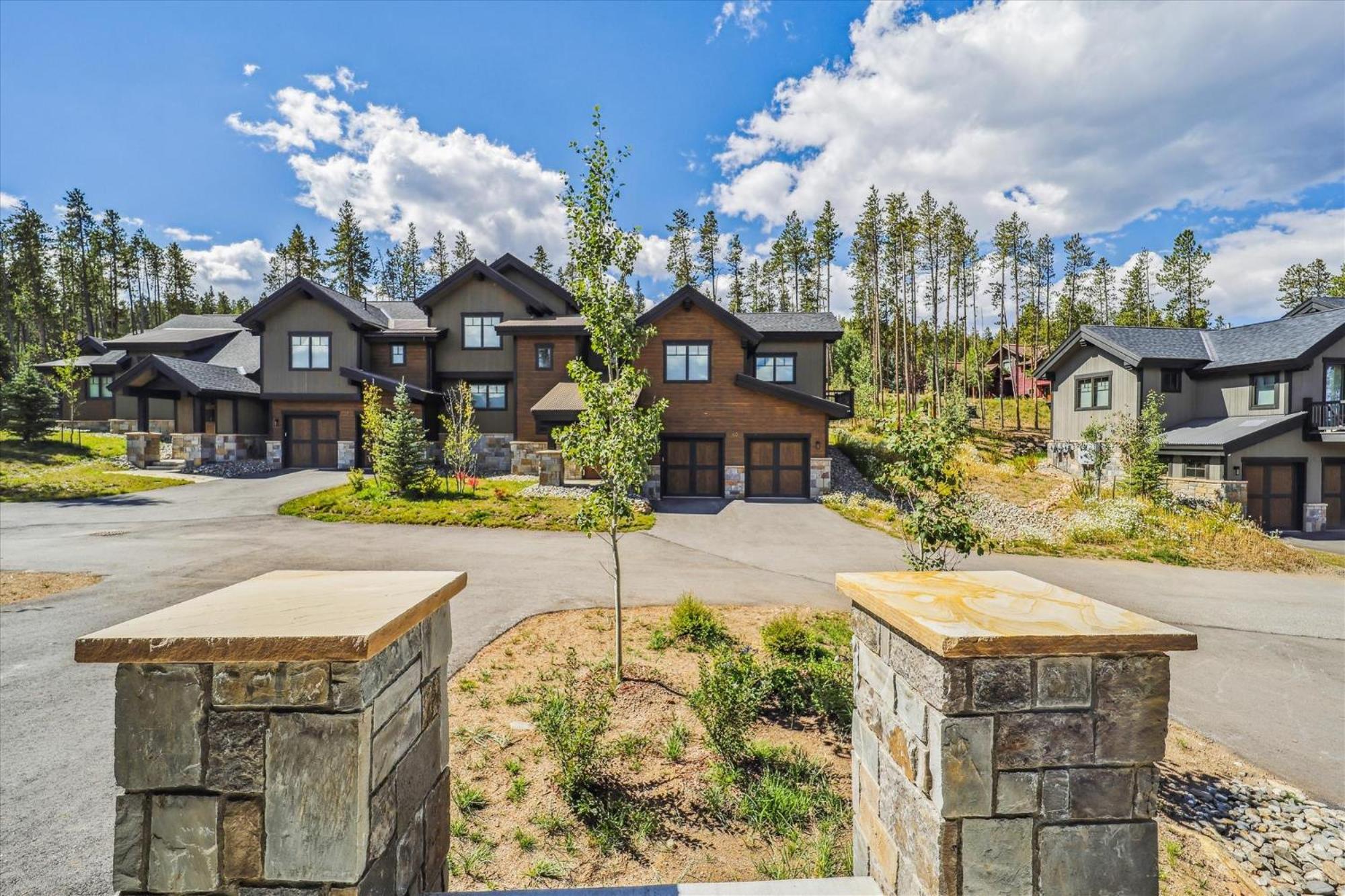 Wolverine Lookout townhouse