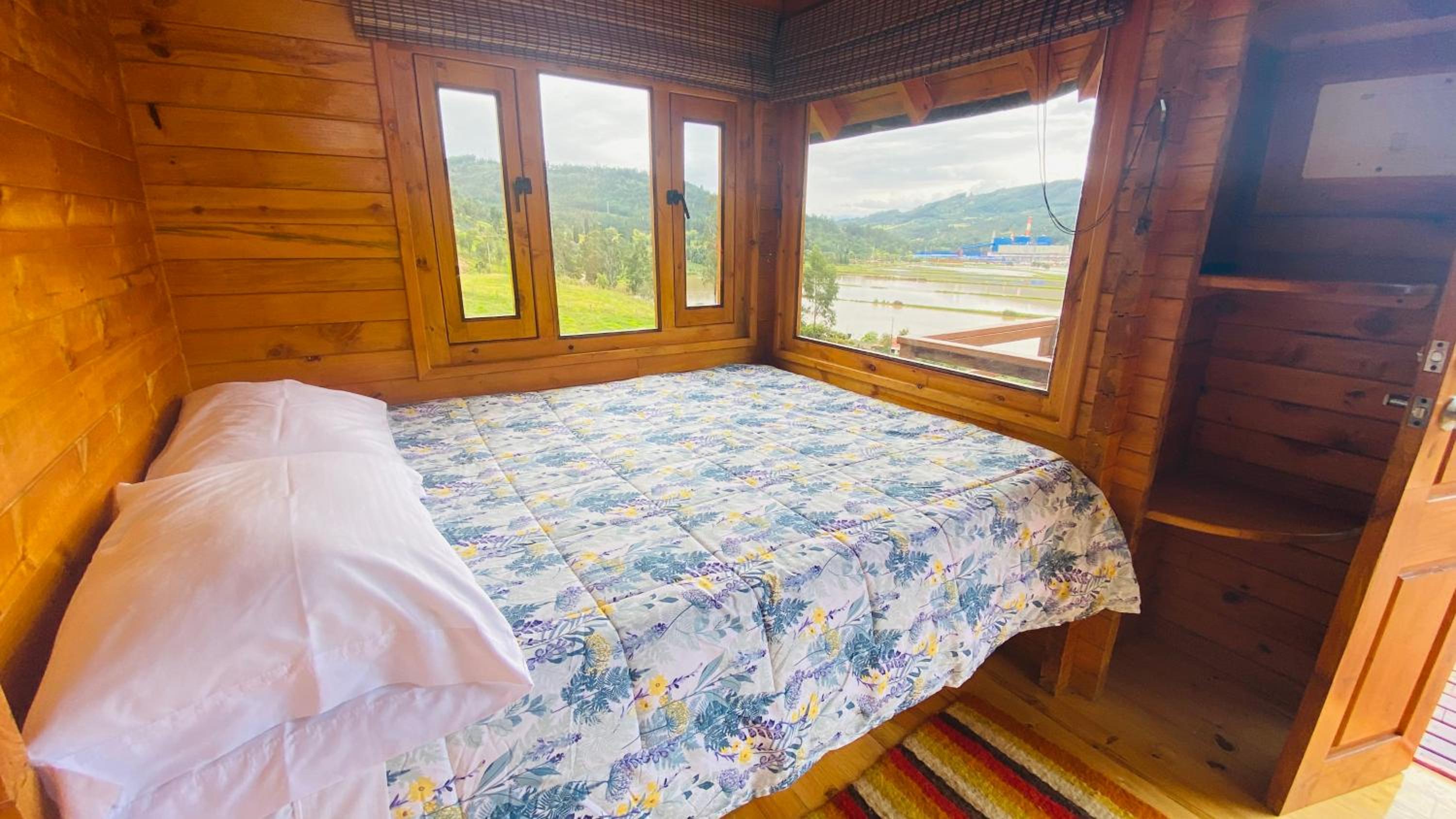Villa Angela Glamping & Tiny Houses view 4