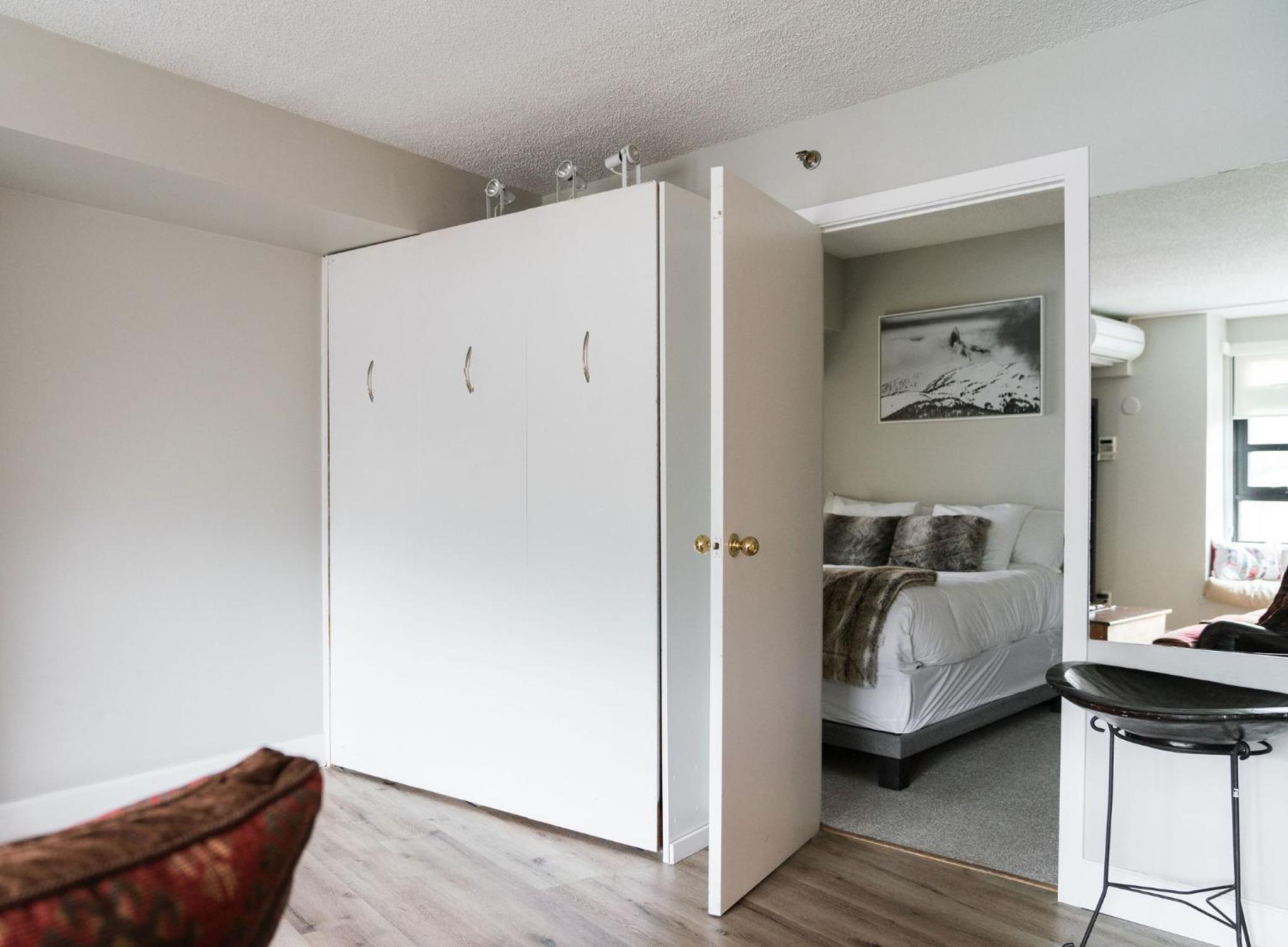 Gibbons Life Accommodations