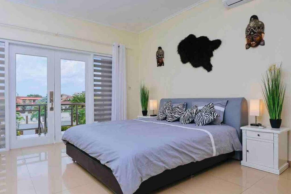 Eagle Beach Aruba Breeze Condominium Lime