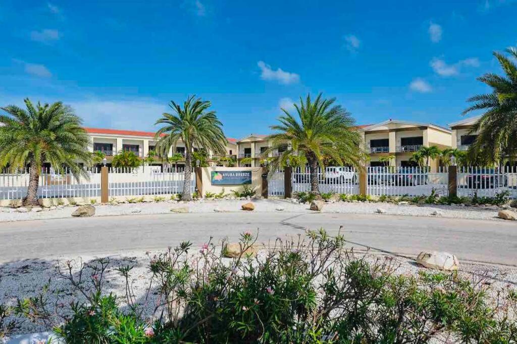 Eagle Beach Aruba Breeze Condominium Lime