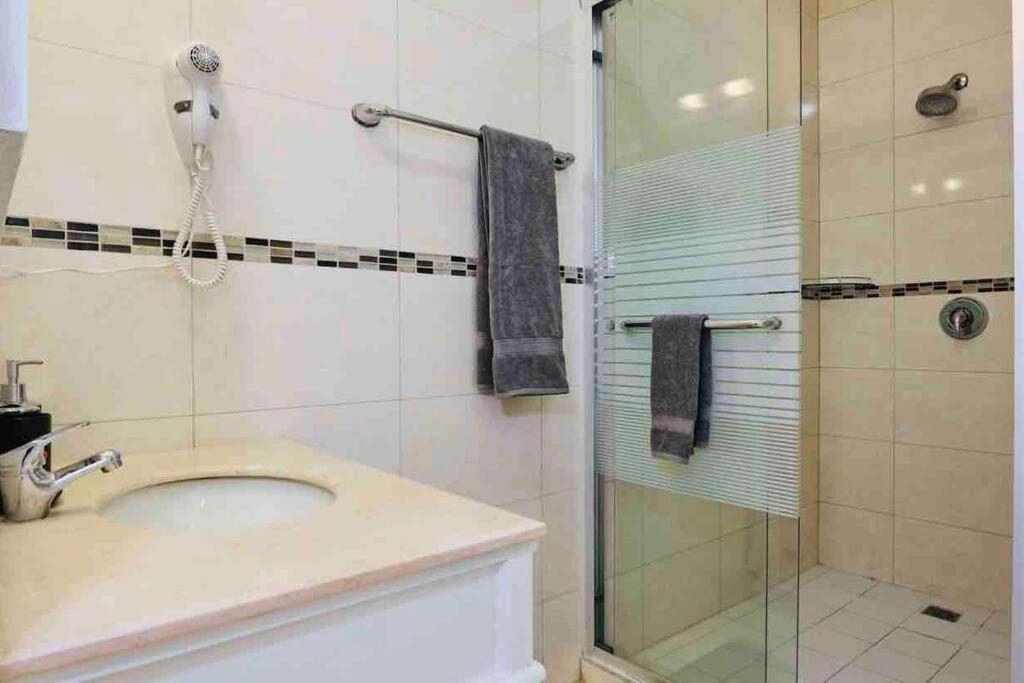 Eagle Beach Aruba Breeze Condominium Lime