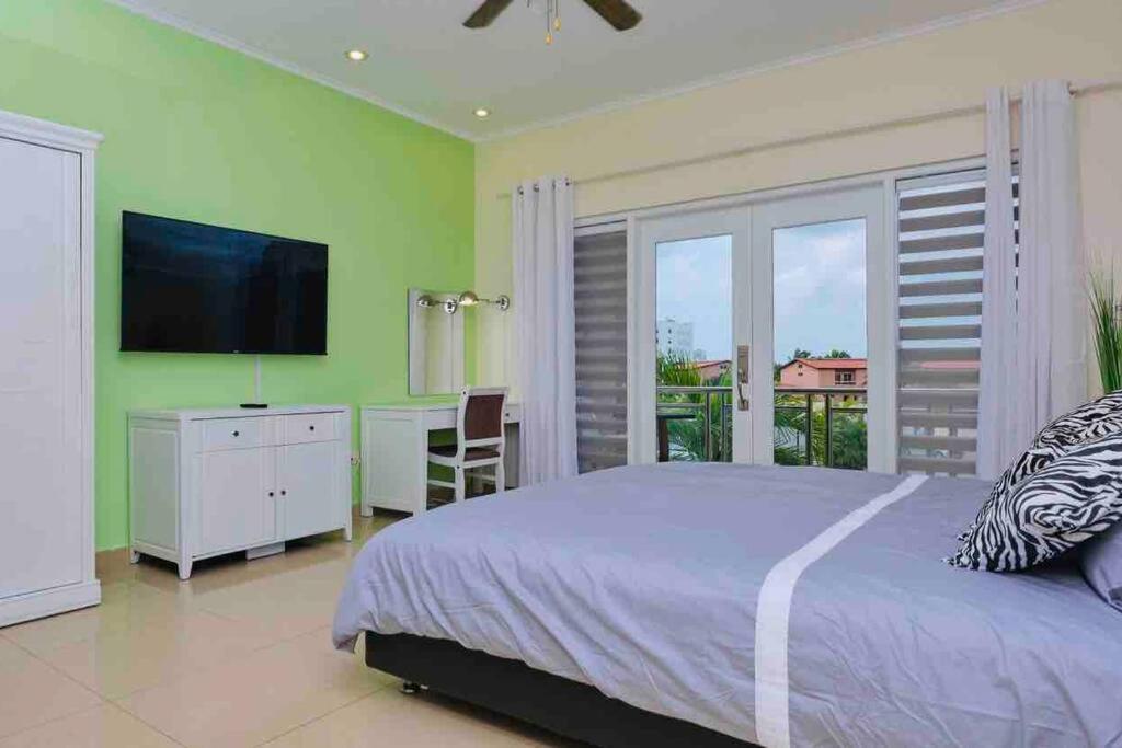Eagle Beach Aruba Breeze Condominium Lime