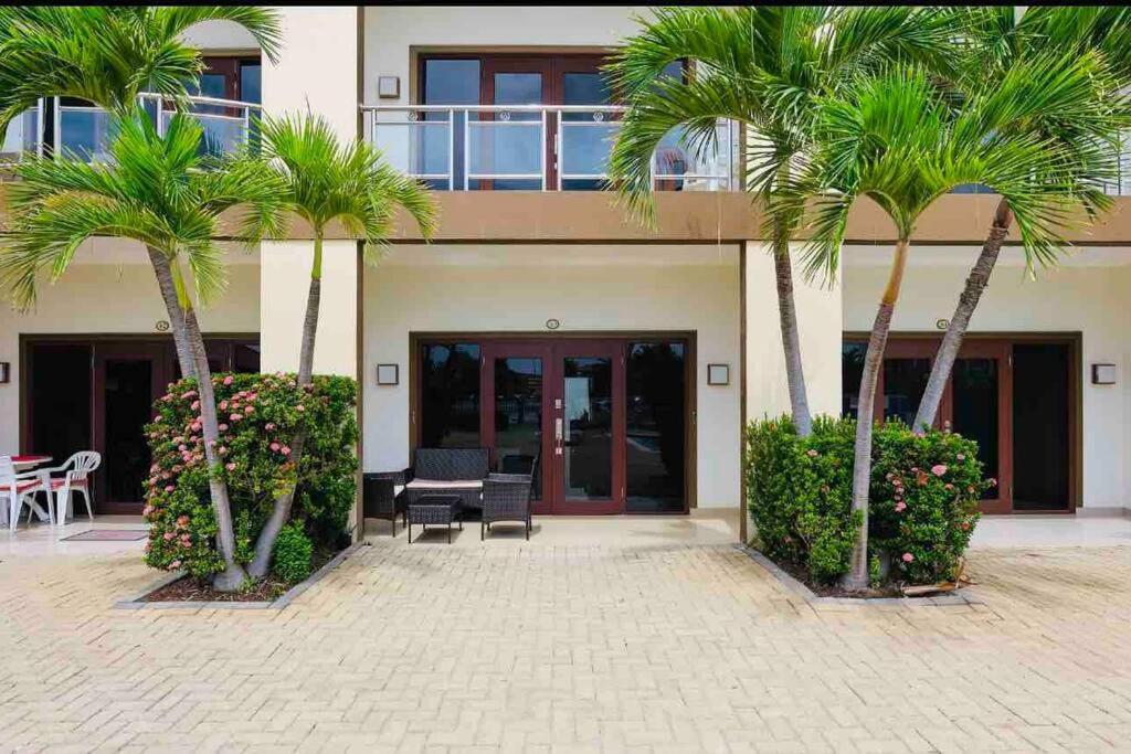Eagle Beach Aruba Breeze Condominium Lime