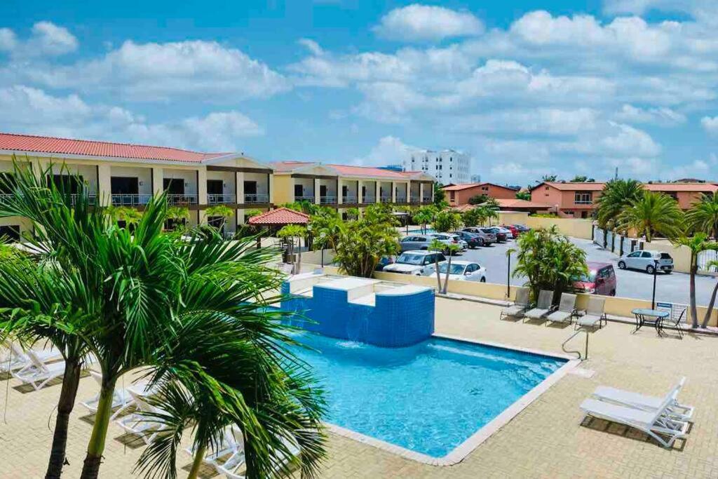 Eagle Beach Aruba Breeze Condominium Lime
