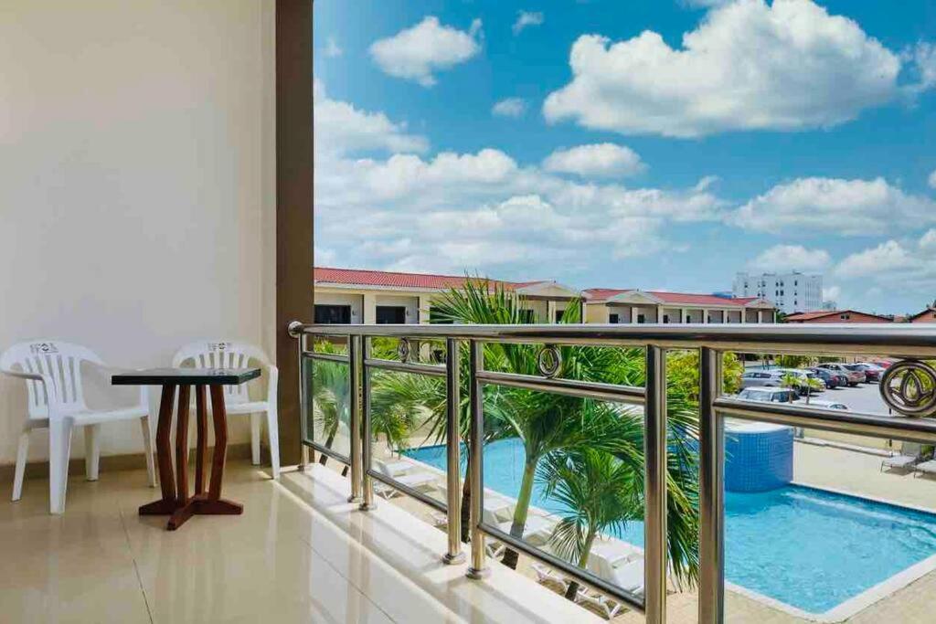 Eagle Beach Aruba Breeze Condominium Lime