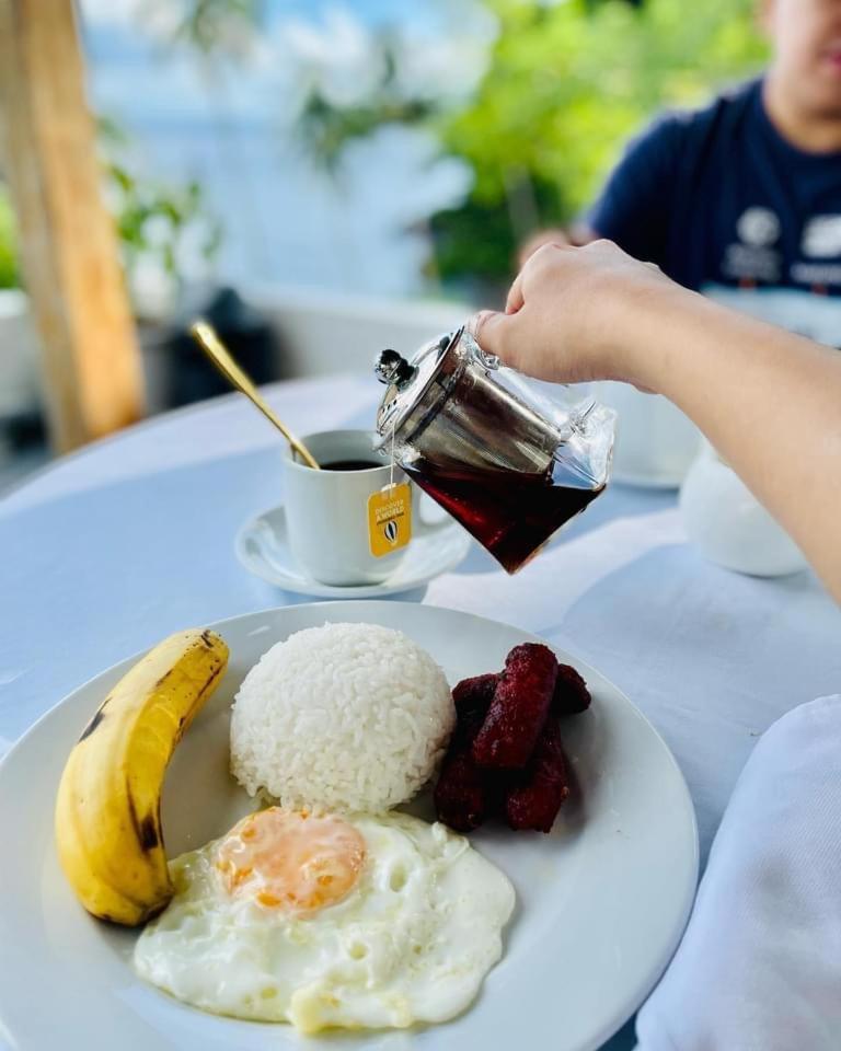 Bintana Sa Paraiso