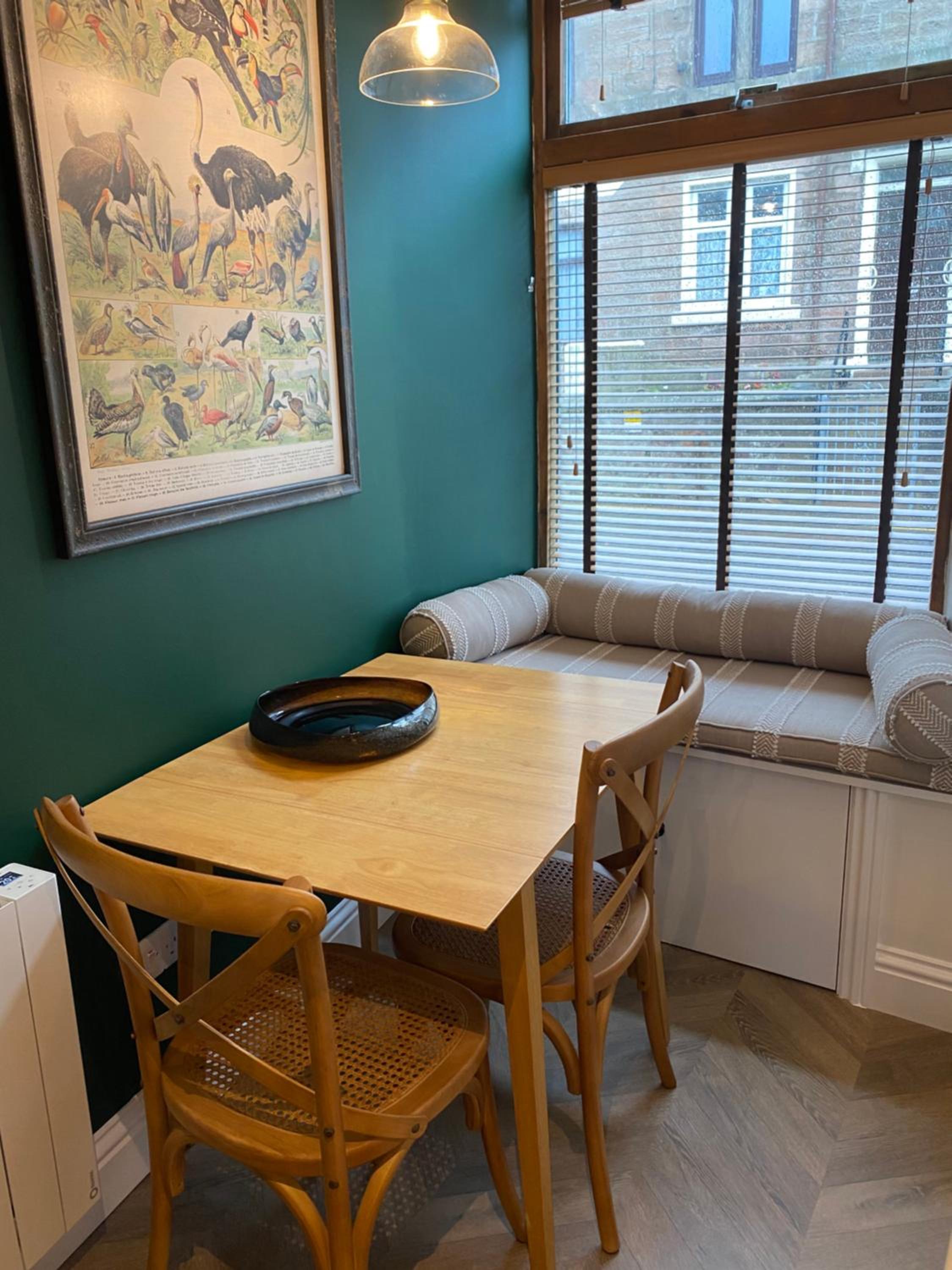 Ridley's Place modern one-bedroom seaside apartment