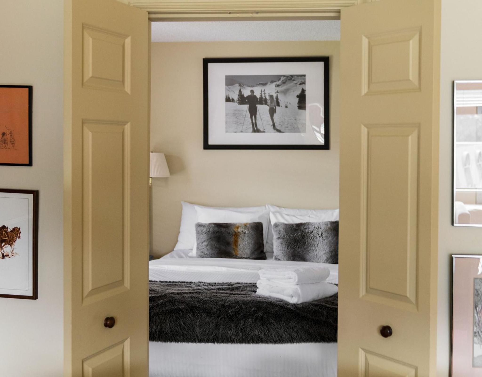 Gibbons Life Accommodations