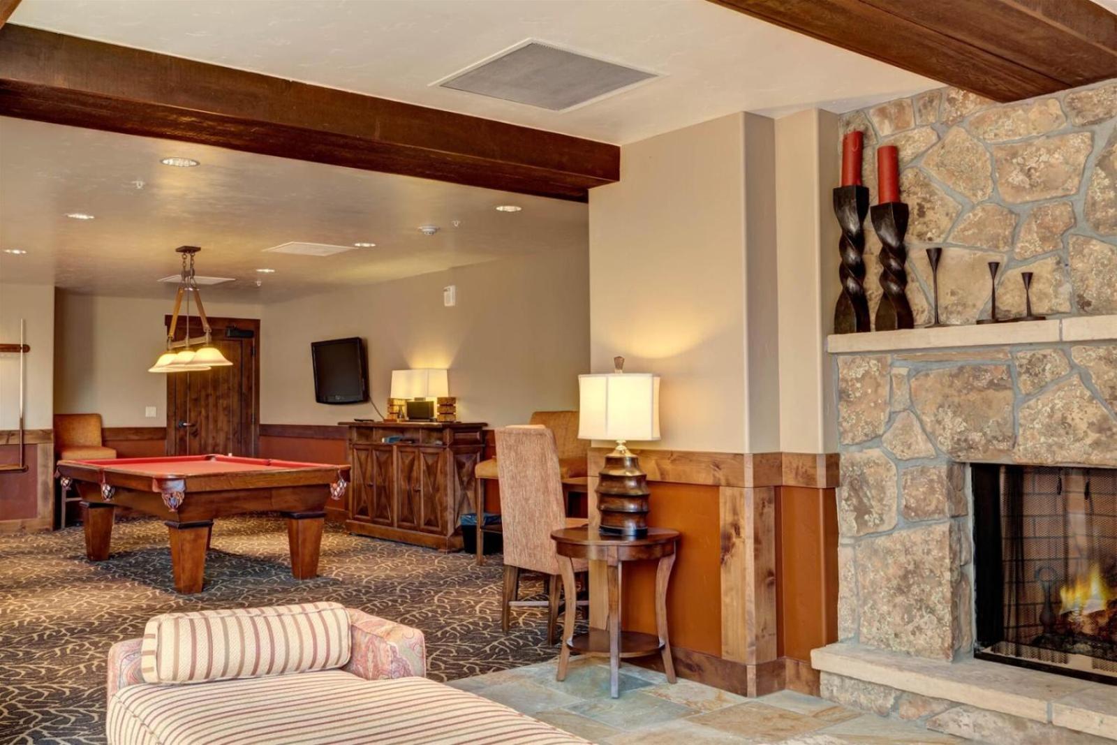 Crystal Peak Lodge 2 Bedroom Ski In, Ski Out Slopeside Condo At The Base Of Peak 7