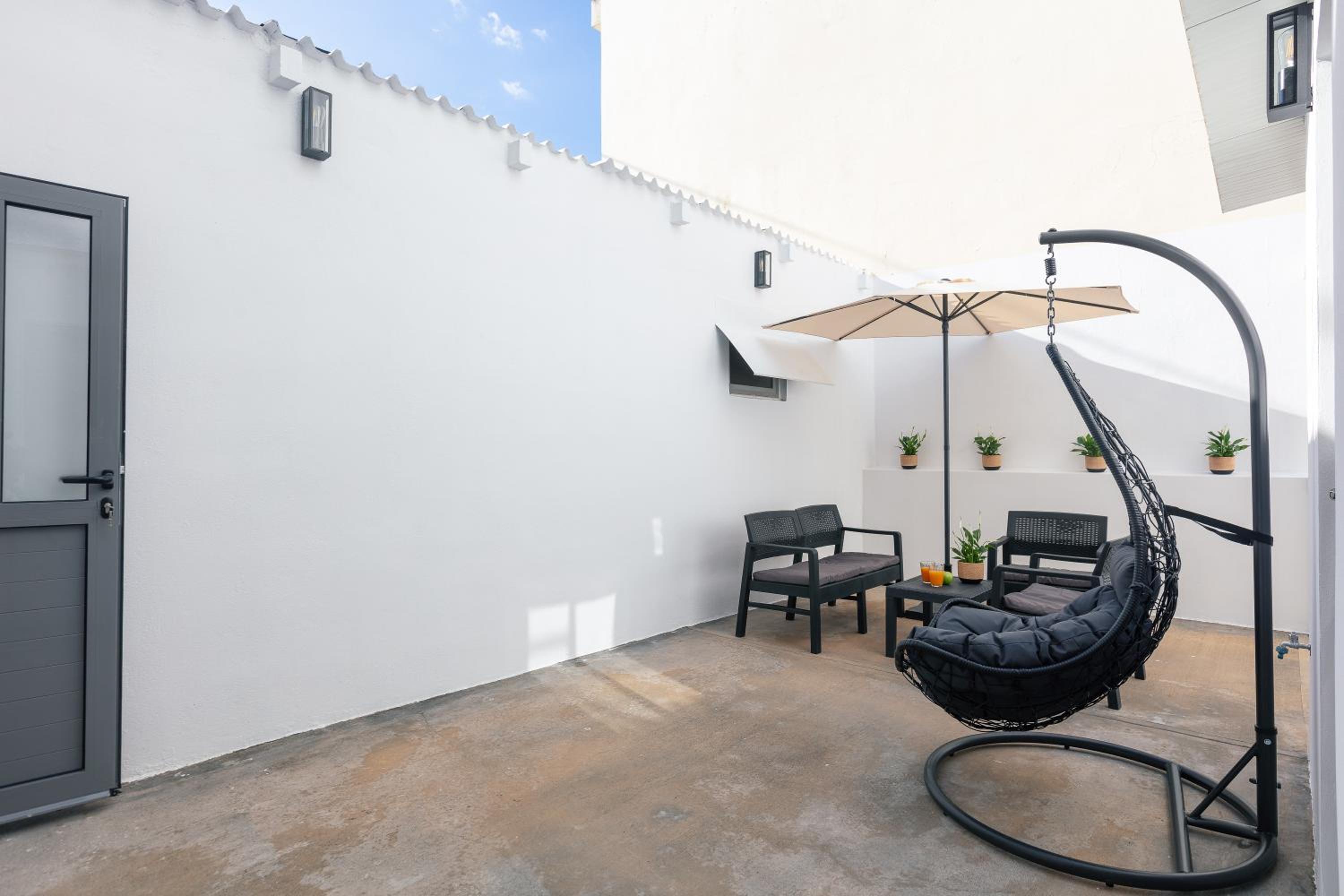 Kalopsia Home
