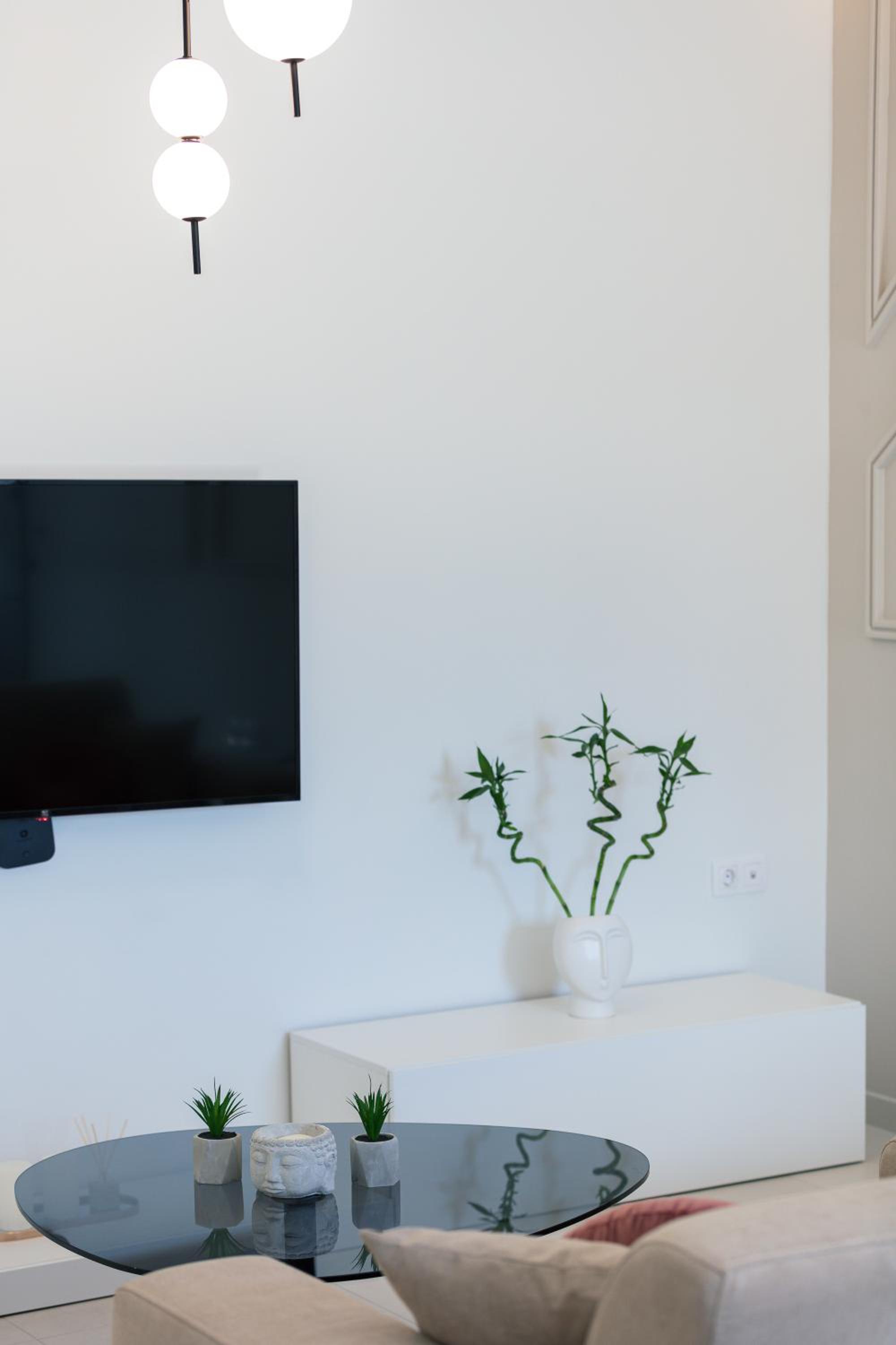 Kalopsia Home