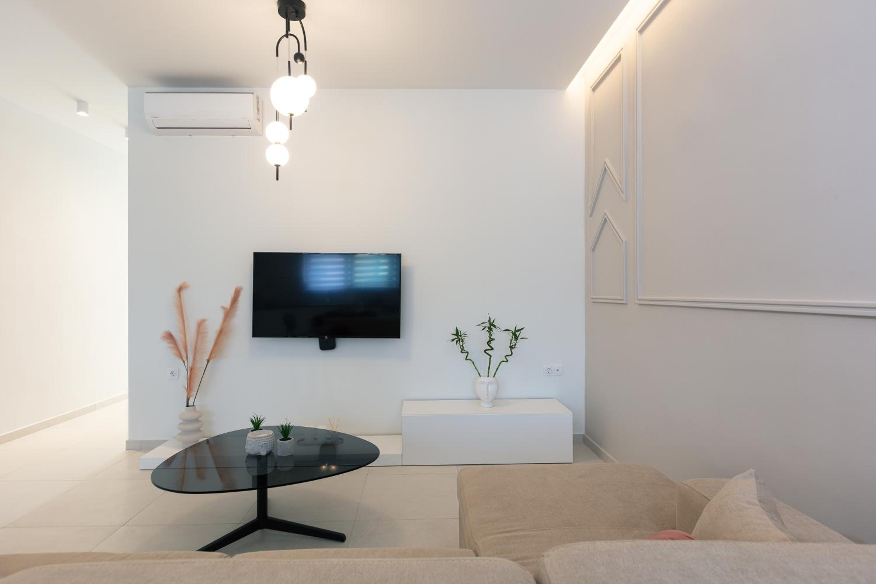 Kalopsia Home