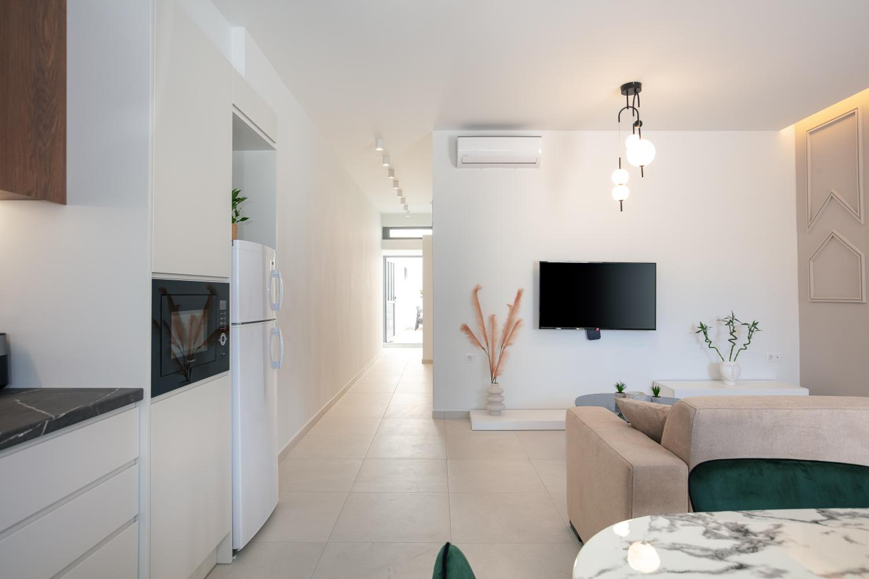 Kalopsia Home