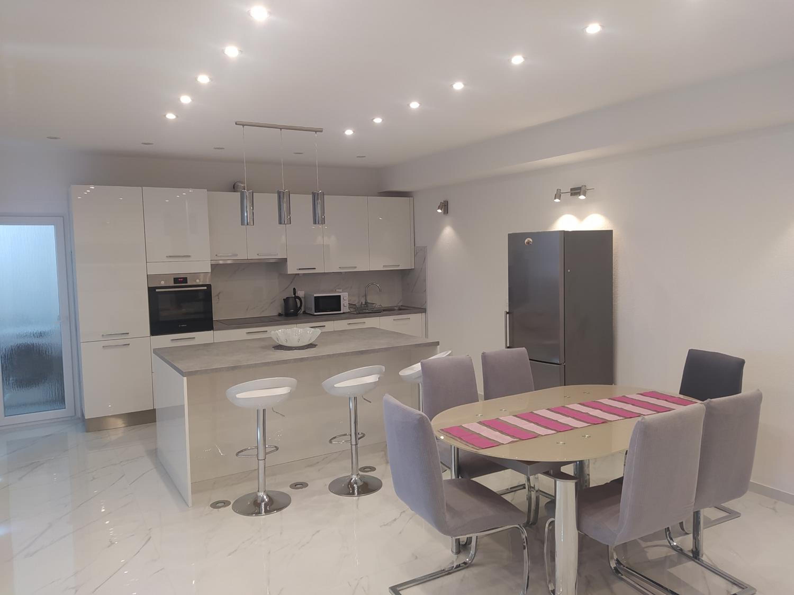 Photo 56
