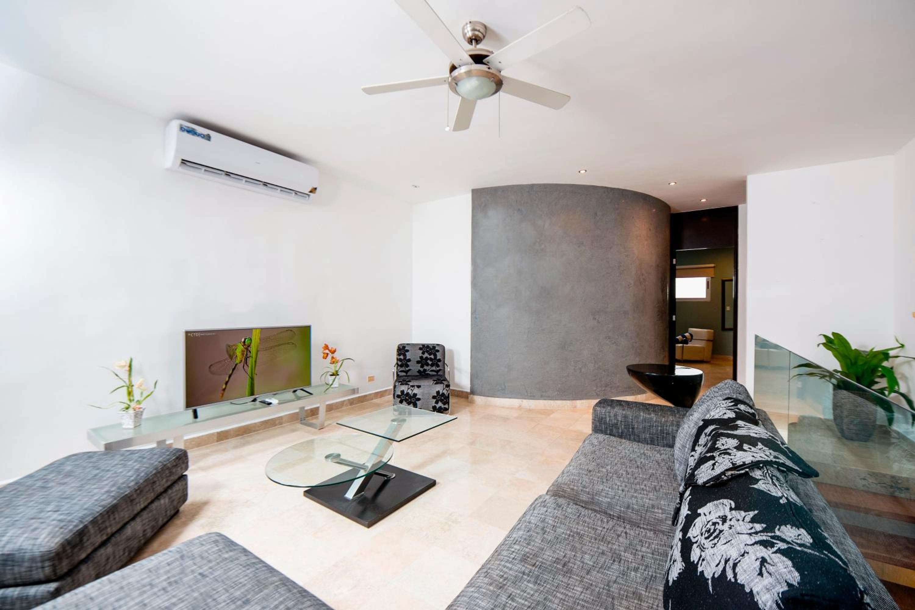 Deva Condo Lovely Loft Style view 4