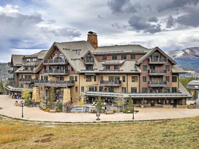 Crystal Peak Lodge 3 Bedroom Ski In, Ski Out Slopeside Condo At The Base Of Peak 7