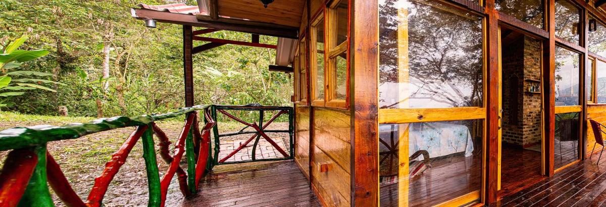 BAUMHAUS Cabañas rusticas con jacuzzi privado
