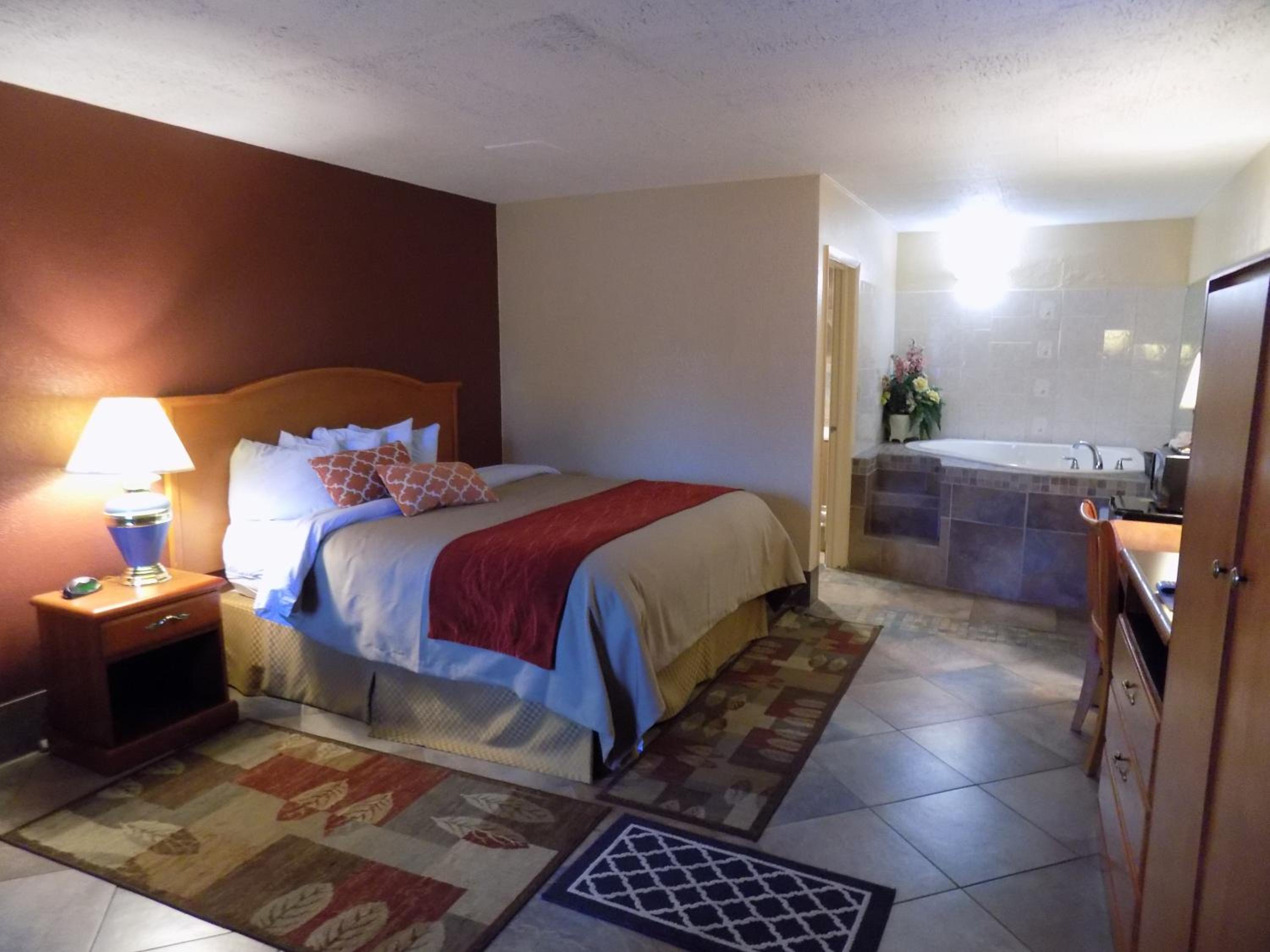 Lawrence Vacations - Virginia Inn - Property Image 2