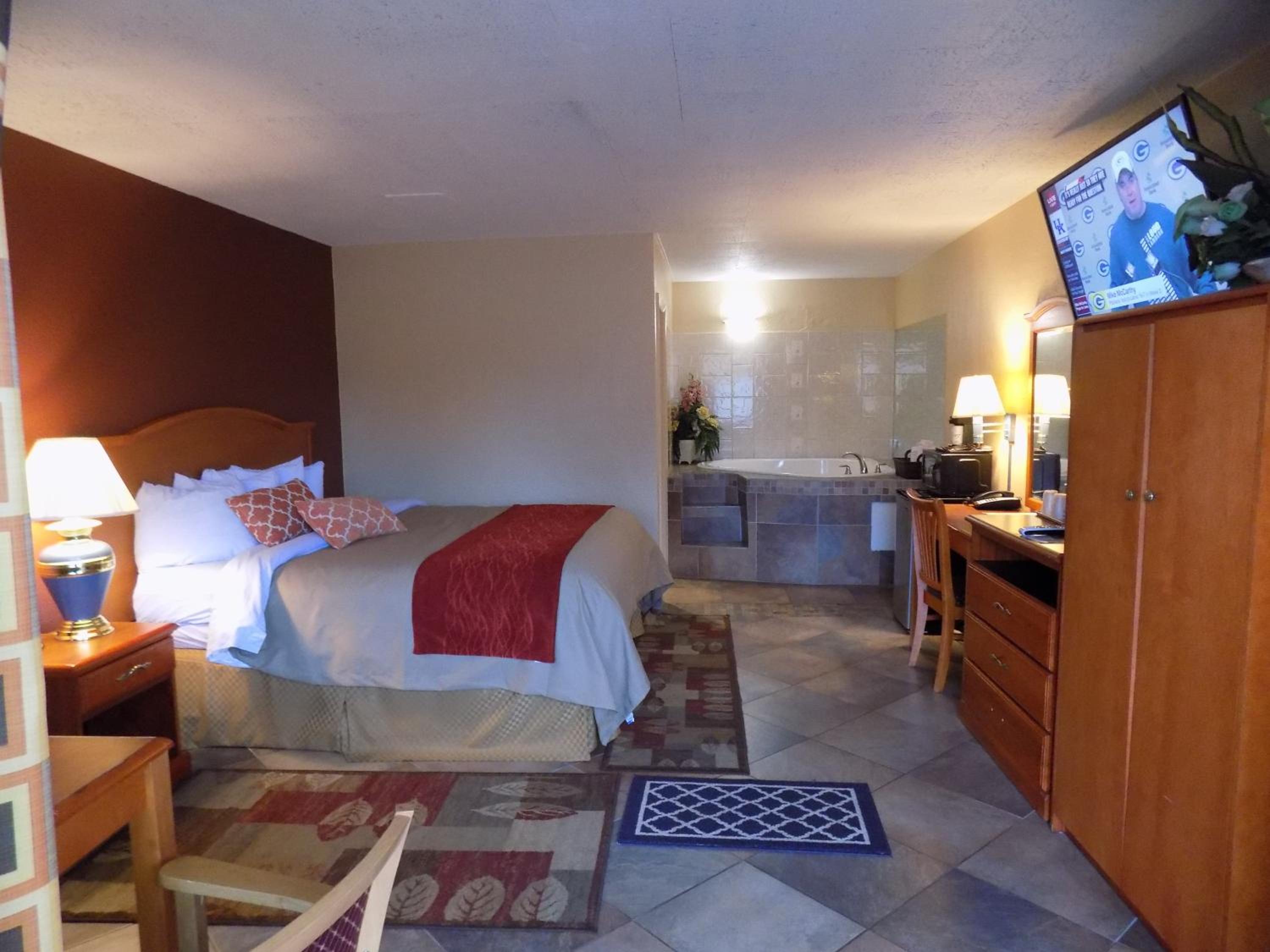 Lawrence Vacations - Virginia Inn - Property Image 31