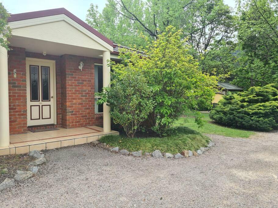 Hotel Redgum Retreat Bright - Luxury Spa Villa