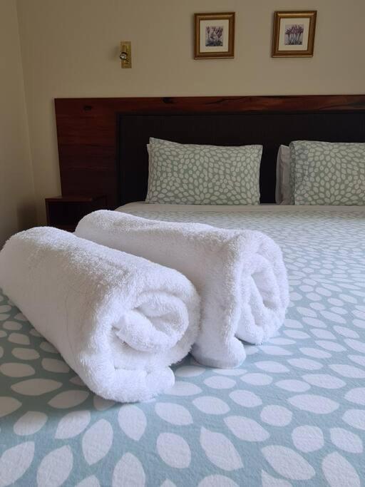 REDGUM RETREAT BRIGHT - Luxury Spa Villa