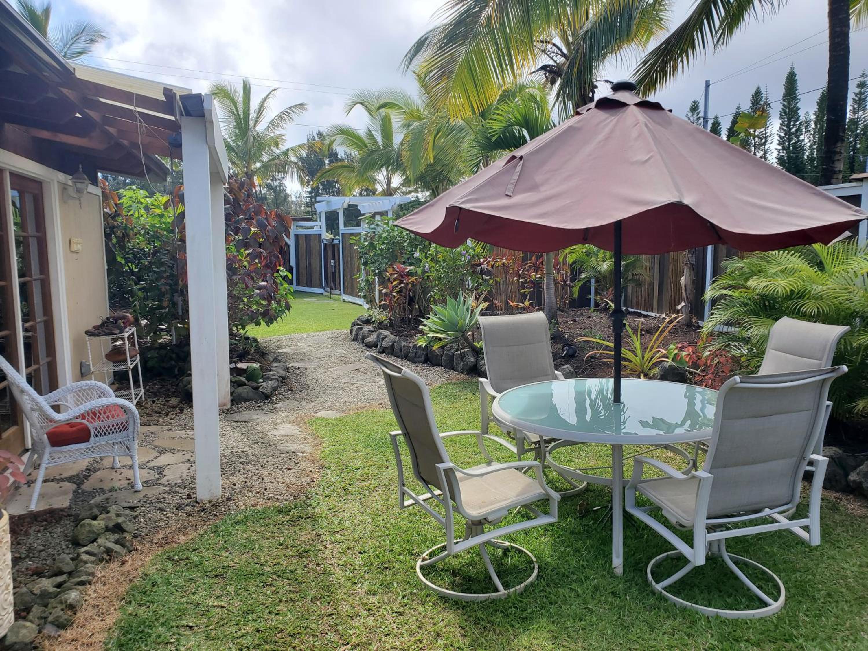 Pahoa Paradise Palms