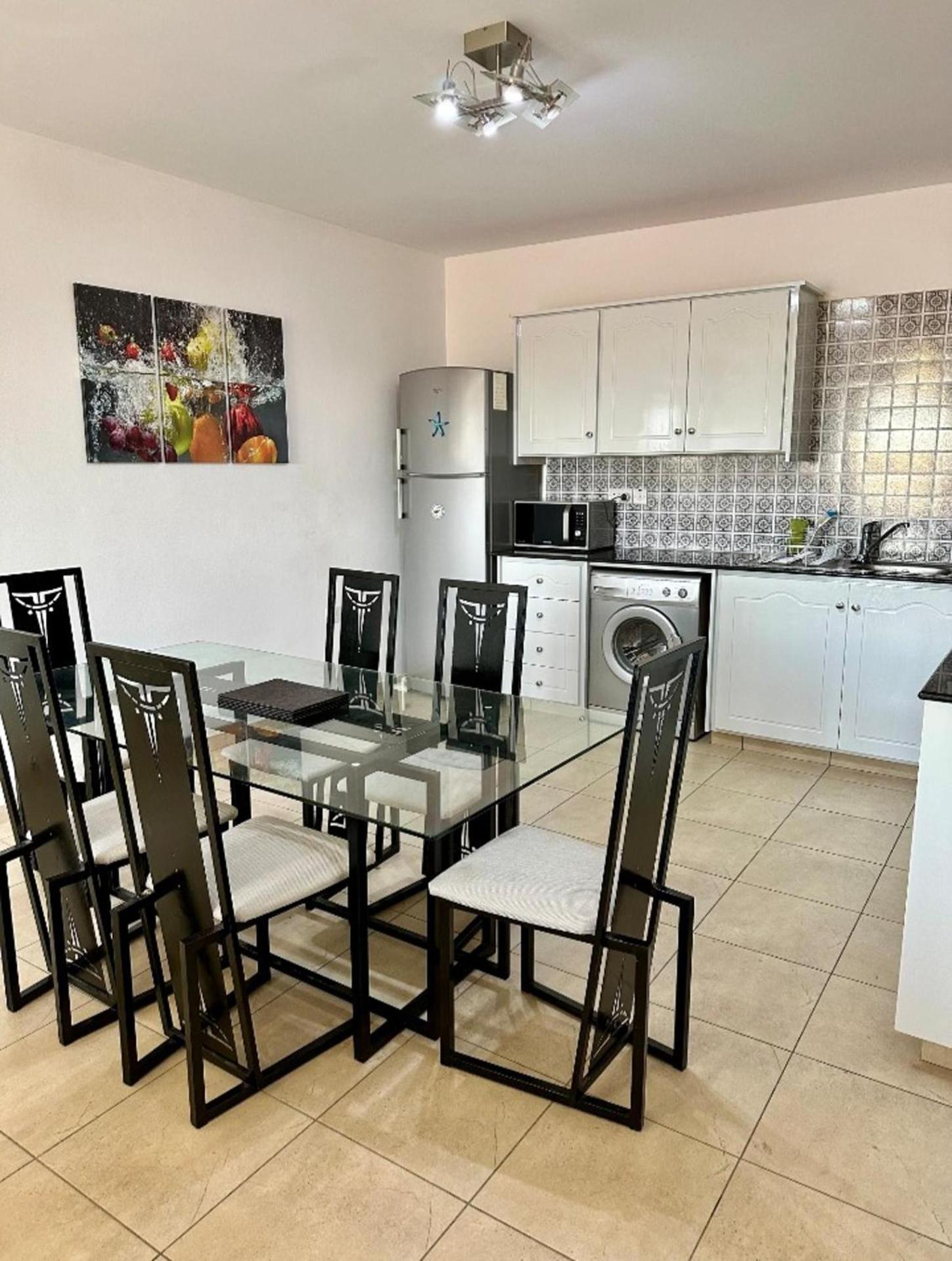 Liopetri 2-Bed Apt Sleeps 6 Pool 10min to Beach view 3