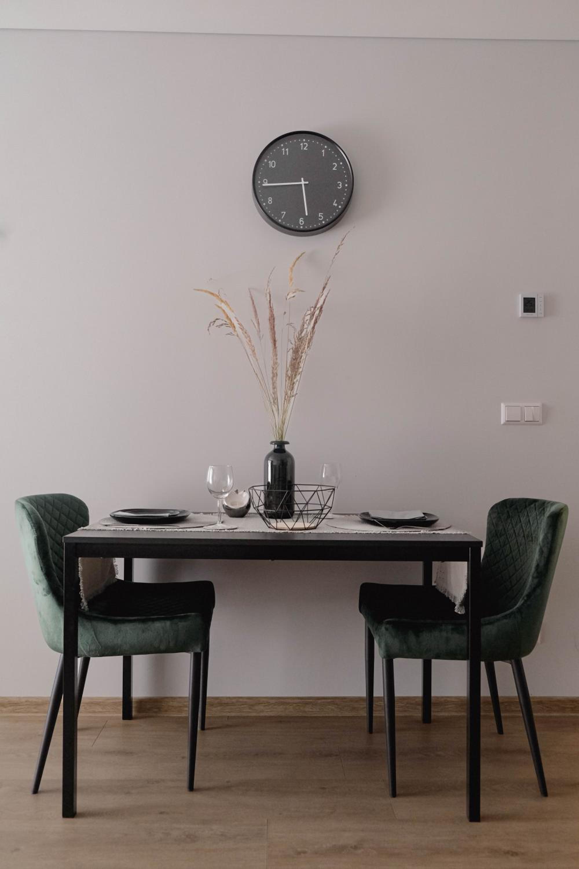 Cosy 1 bedroom apartment in the heart of old town with parking view 5