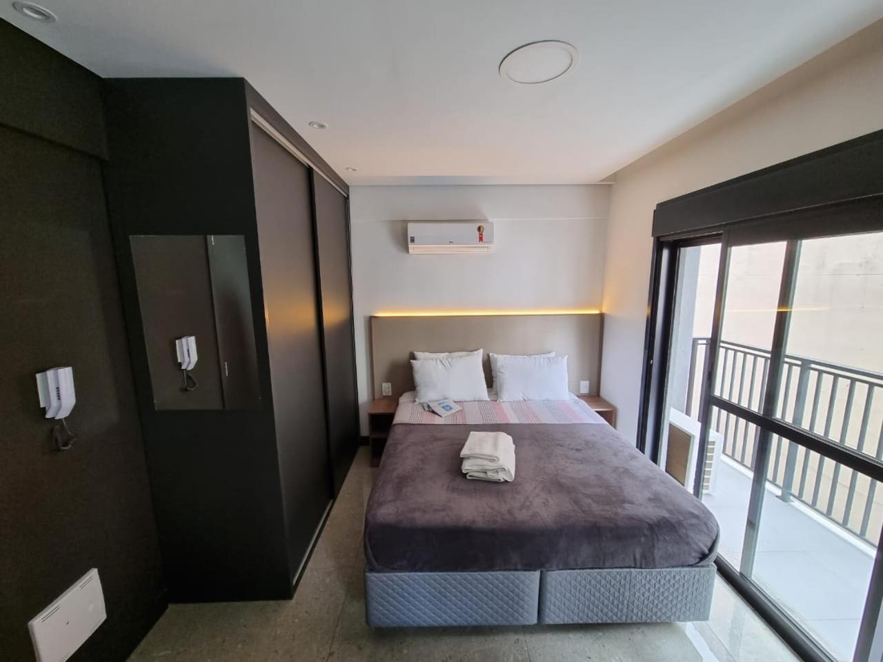 84 New studio next Paulista Av, fast wifi and balcony