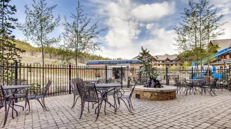 Crystal Peak Lodge 3 Bedroom Ski In, Ski Out Slopeside Condo At The Base Of Peak 7