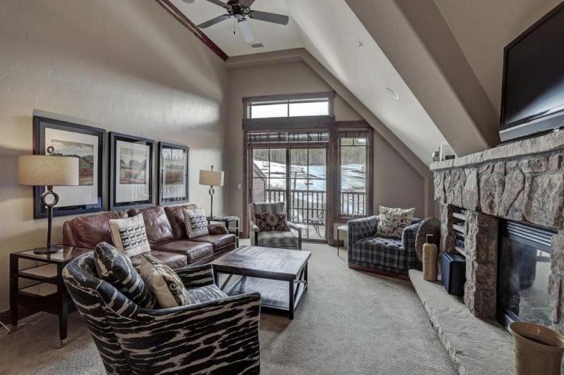 Crystal Peak Lodge 4 Bedroom Ski In, Ski Out Slopeside Condo At The Base Of Peak 7 view 3