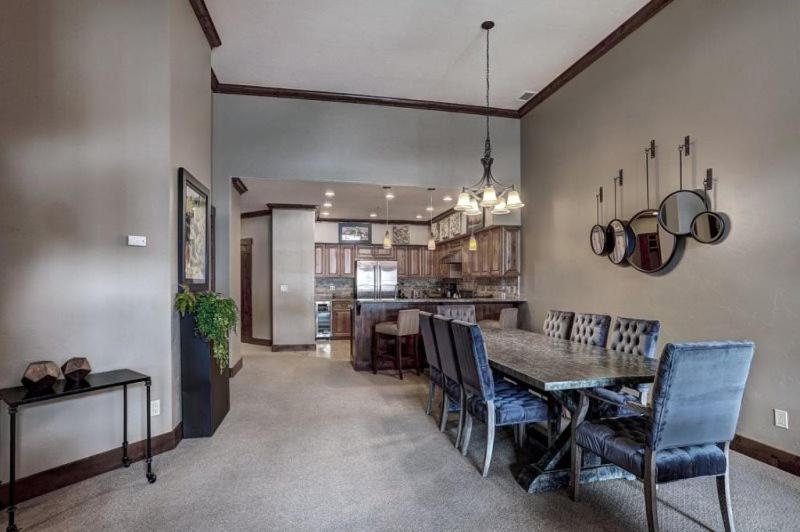 Crystal Peak Lodge 4 Bedroom Ski In, Ski Out Slopeside Condo At The Base Of Peak 7 view 5