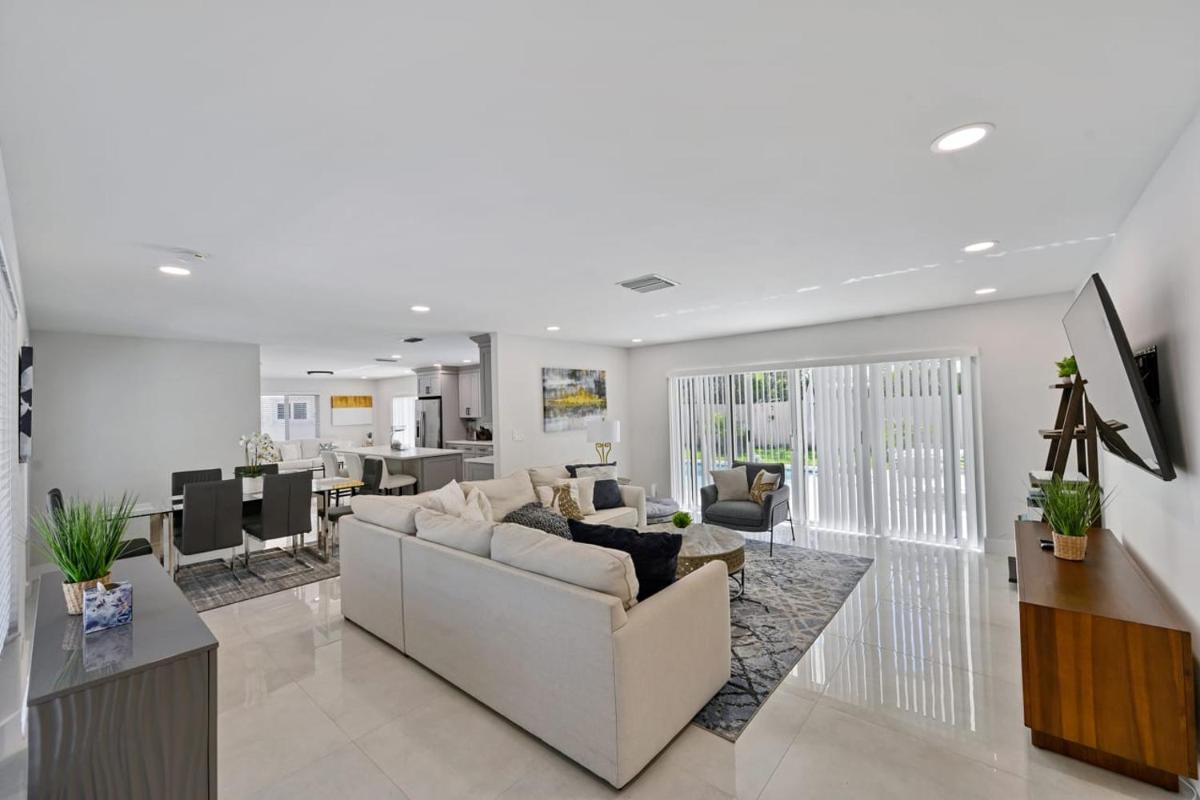 Sail Away Beach Cottage Sleeps 10 Heated Pool view 3