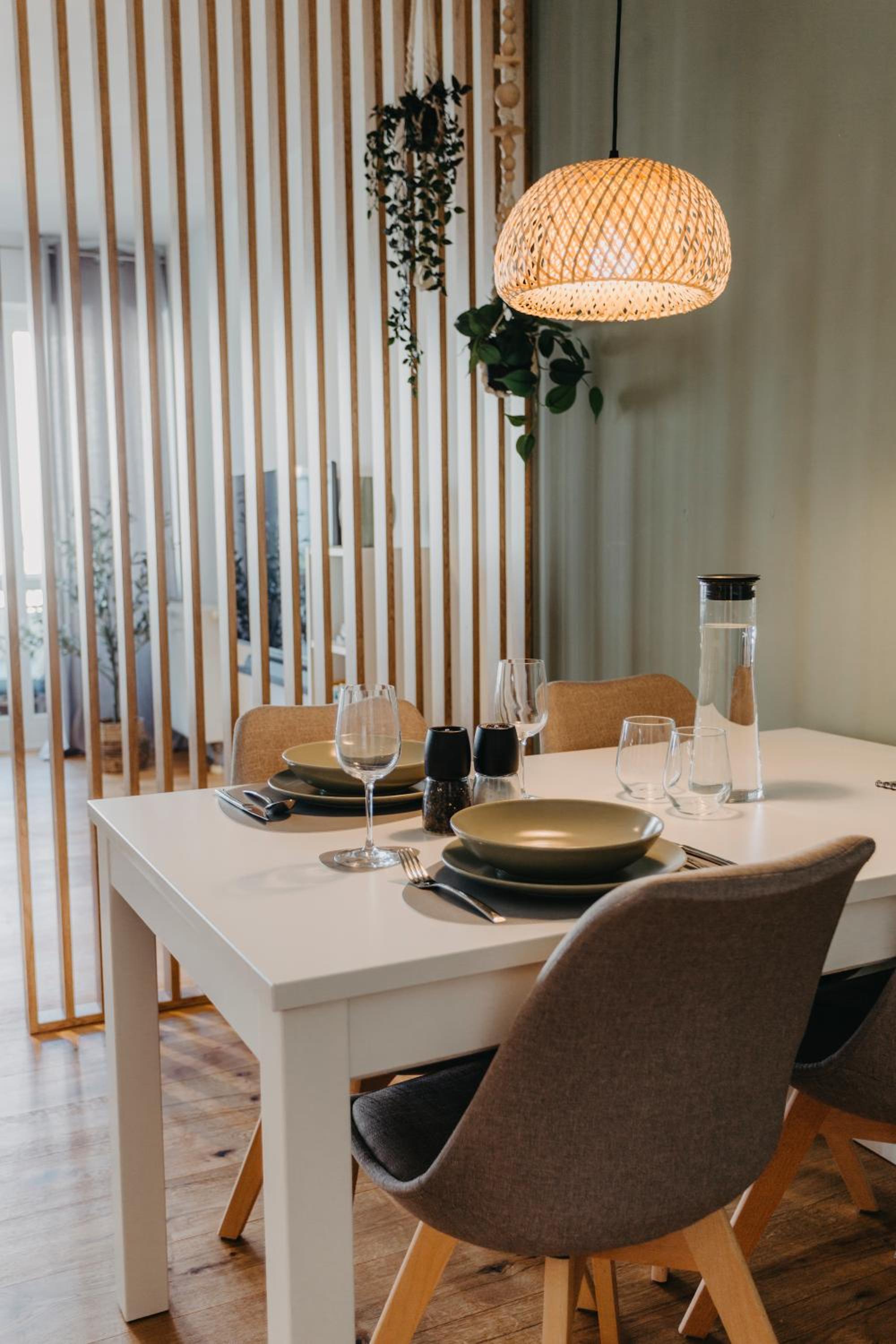 TRABER APARTMENTS im Herzen Leipzigs Balkon Parkplatz