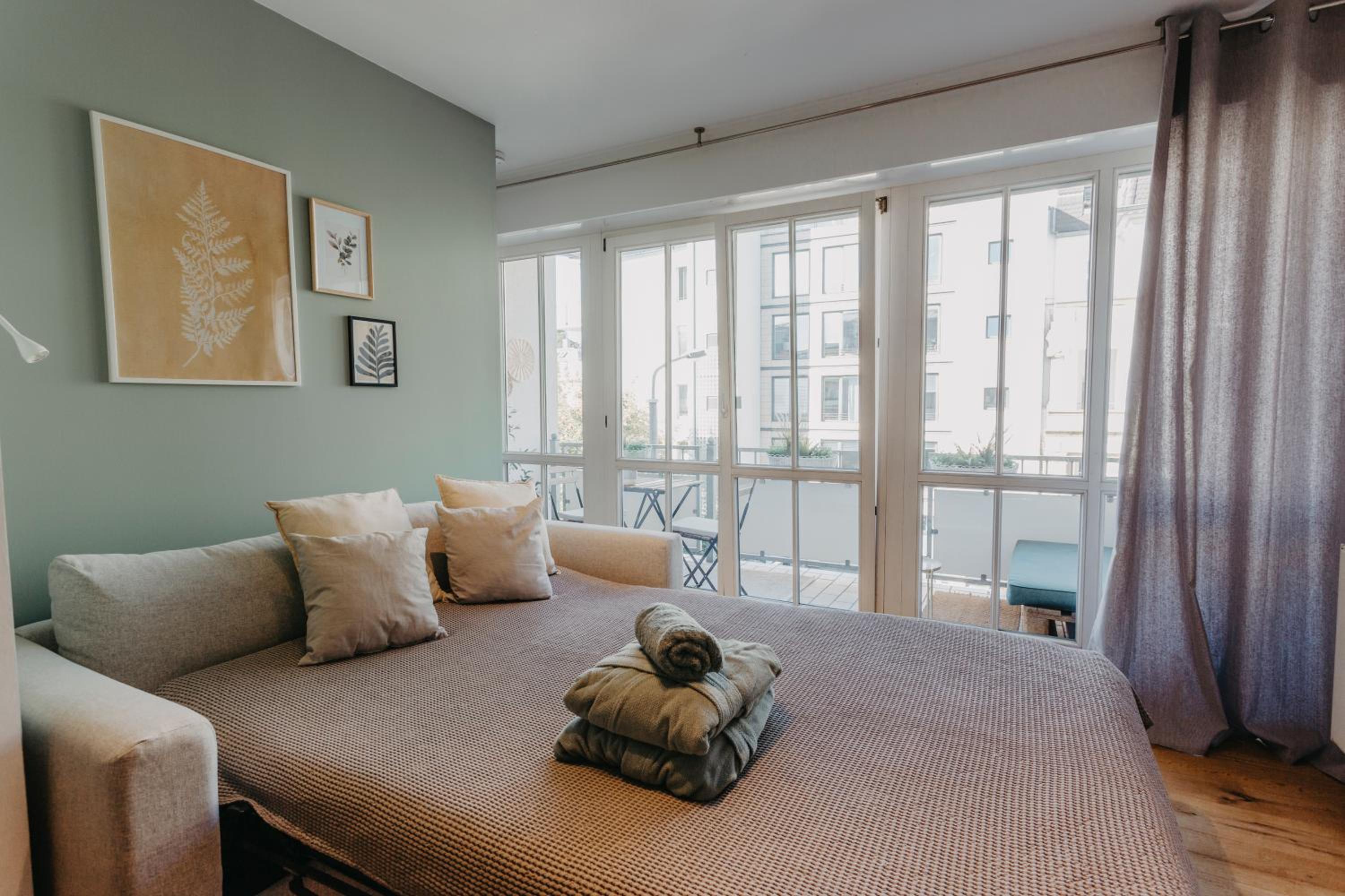 TRABER APARTMENTS im Herzen Leipzigs Balkon Parkplatz