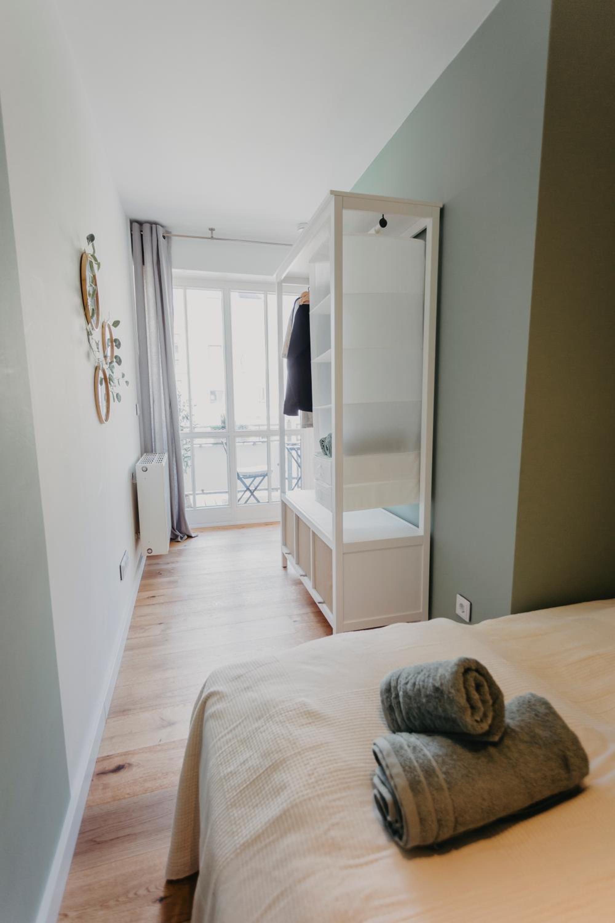 TRABER APARTMENTS im Herzen Leipzigs Balkon Parkplatz