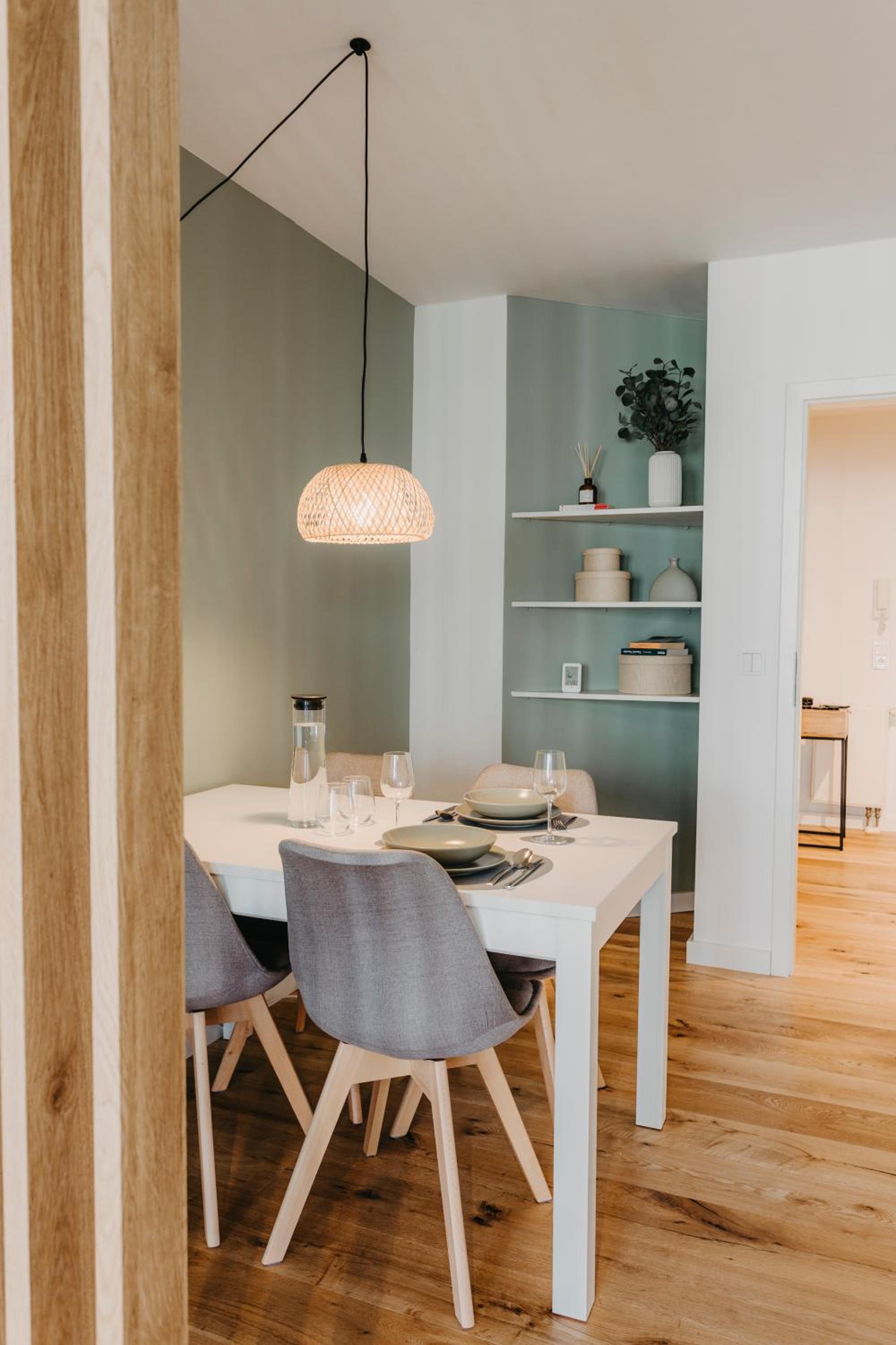 TRABER APARTMENTS im Herzen Leipzigs Balkon Parkplatz