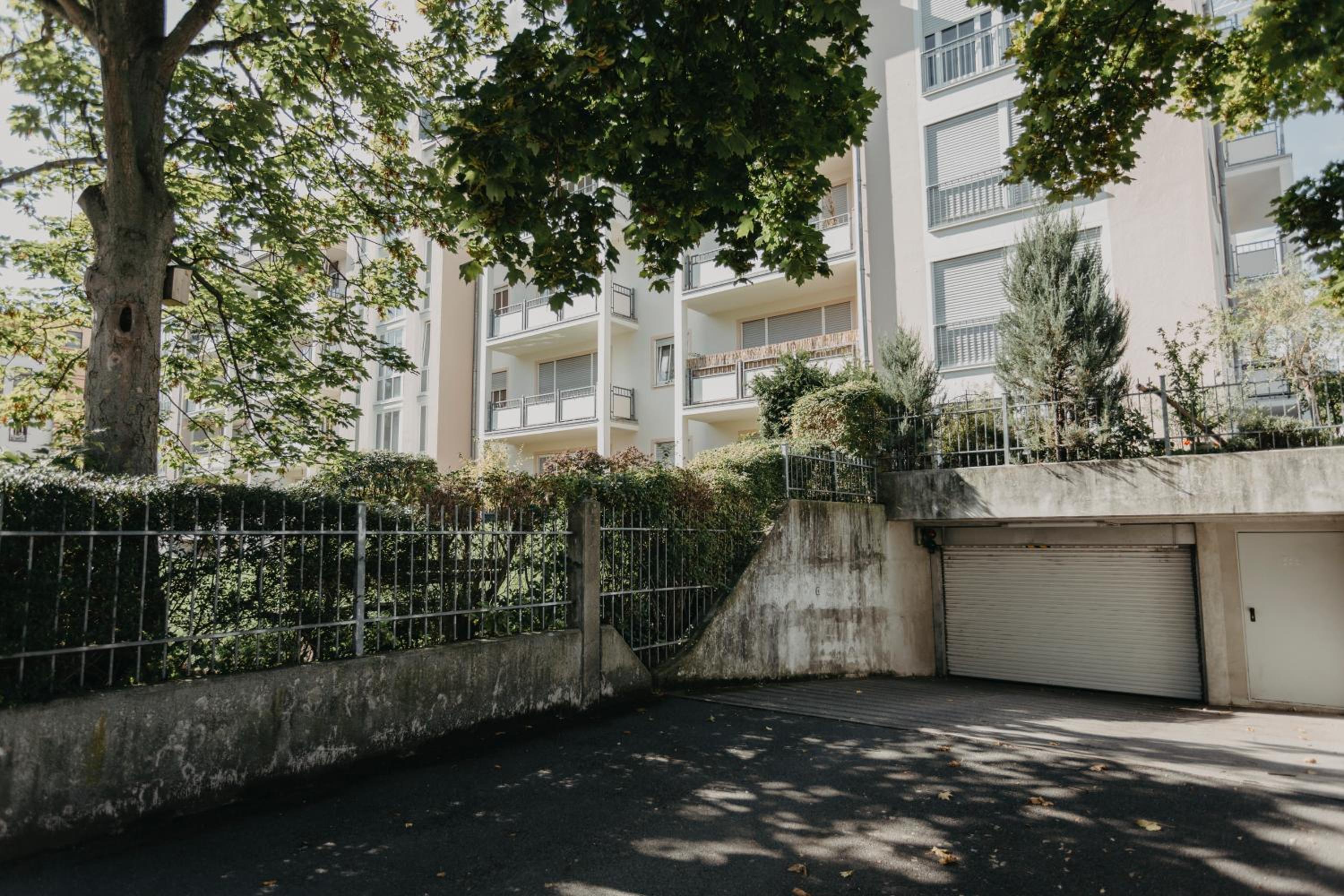 TRABER APARTMENTS im Herzen Leipzigs Balkon Parkplatz