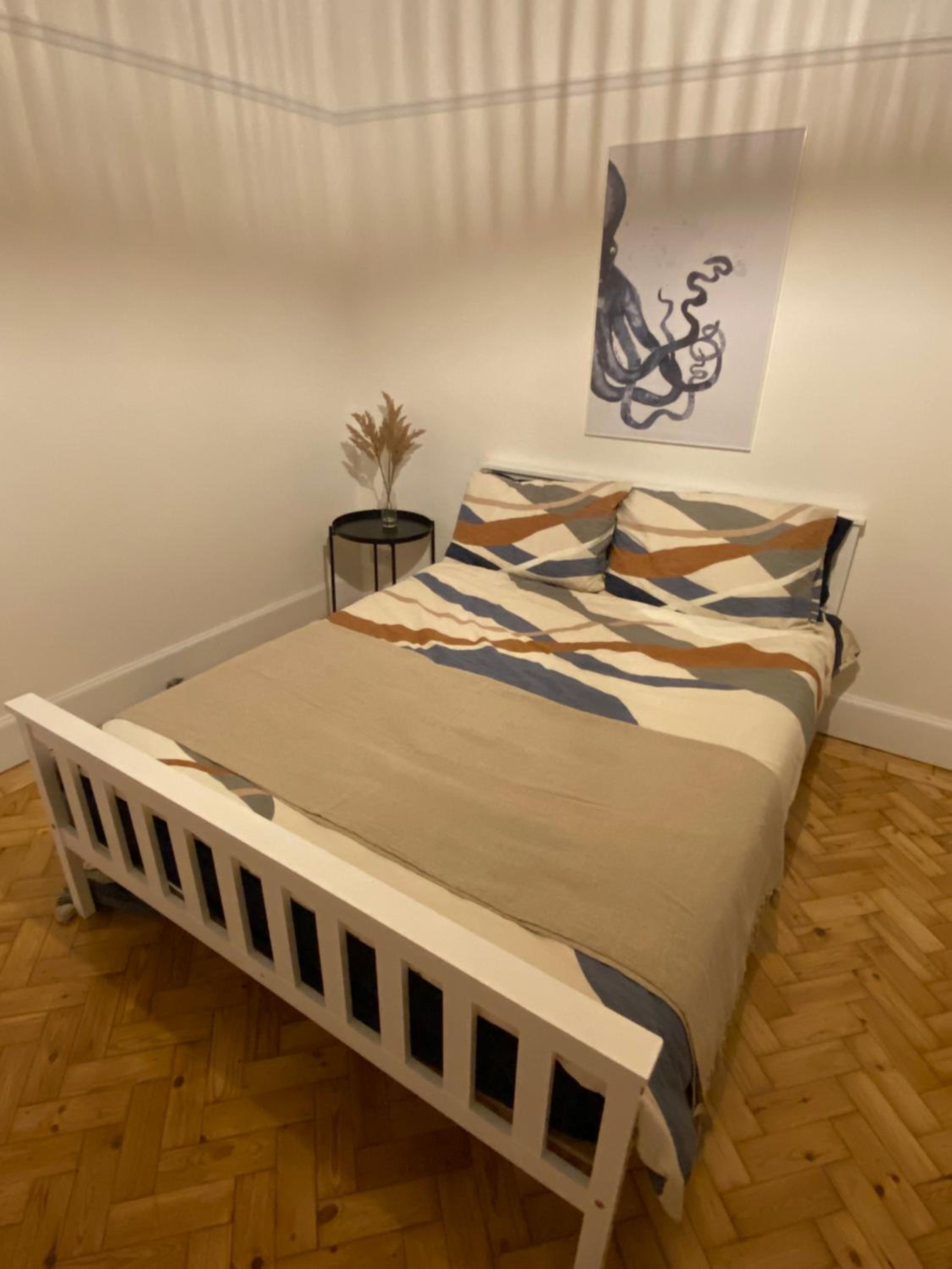 Entire 2 bed property, 1 road back from the sea view 5
