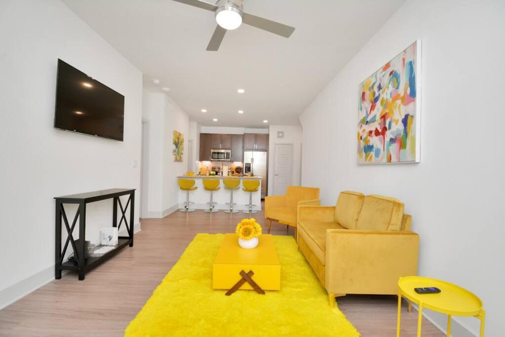 Lovely 1 BD Apartment with Poolside View view 5