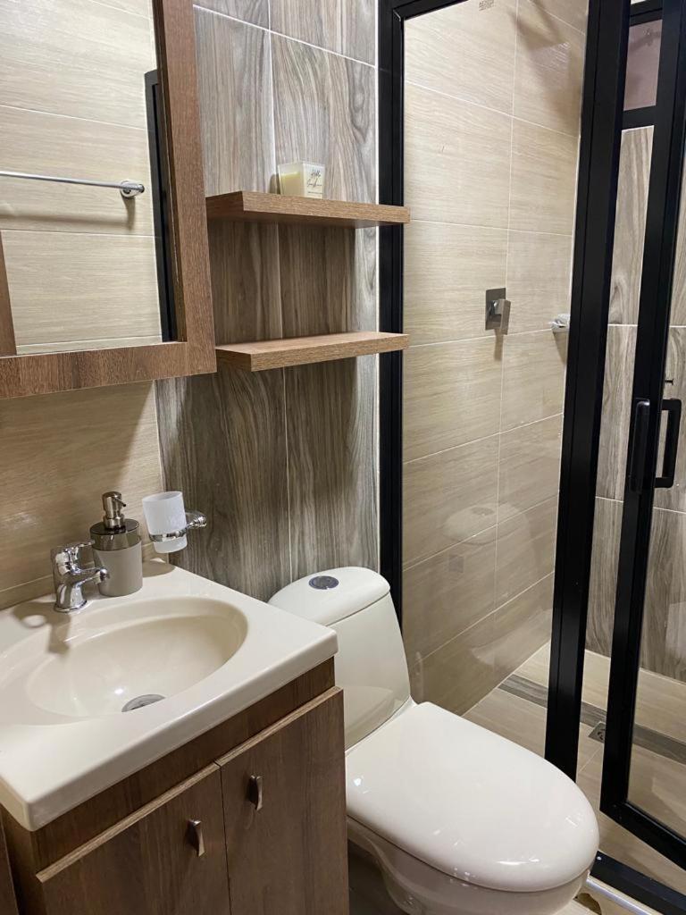 Lindo apartamento con estacionamiento Buga view 3