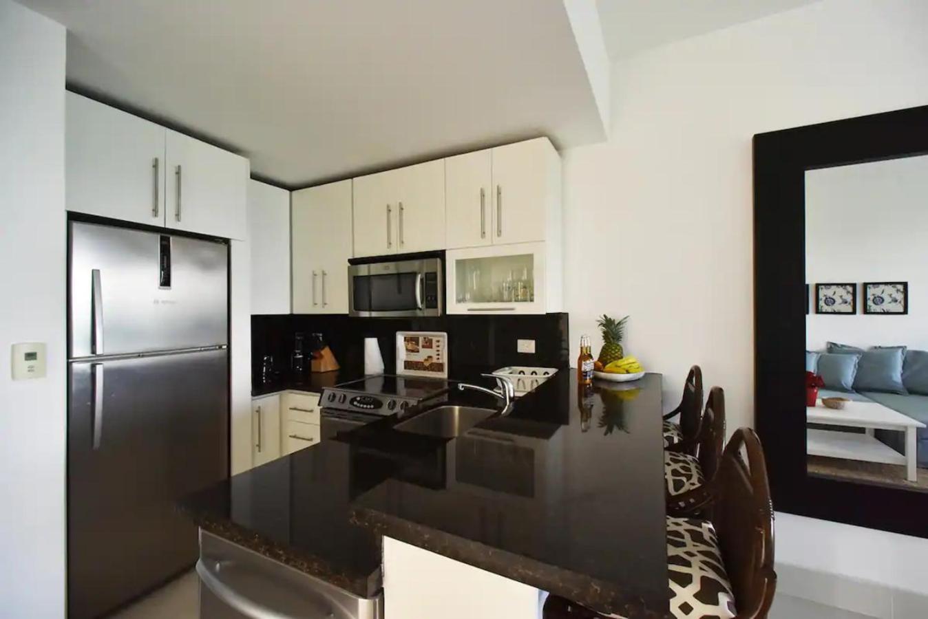 Seawinds Studio - Beachfront Getaway