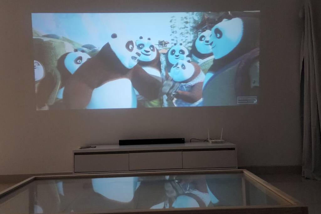 Netflix High Speed Internet 9pax Cinema Theme house Setiawalk with pool photo 8